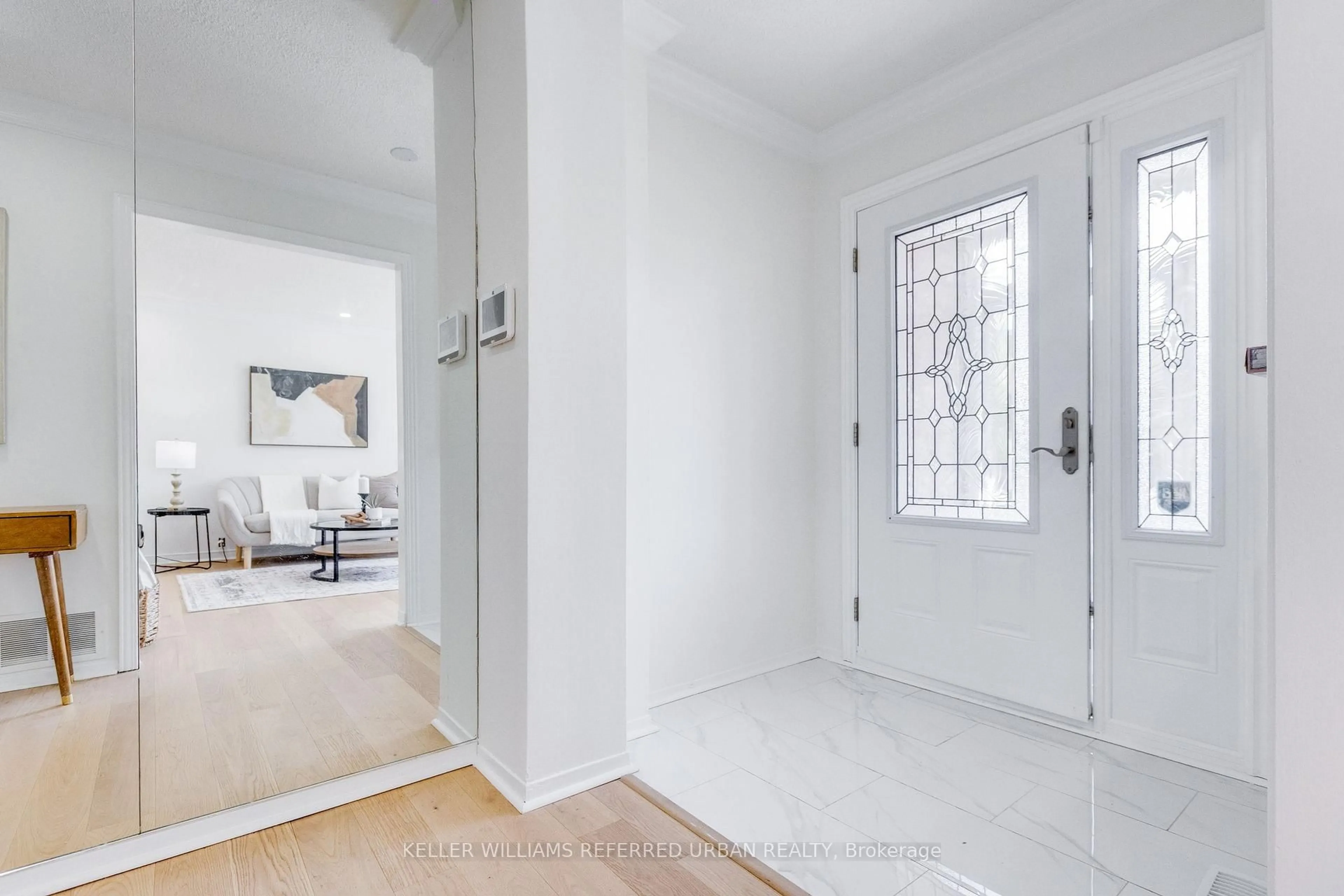 Indoor entryway for 554 Mclevin Ave, Toronto Ontario M1B 4H4