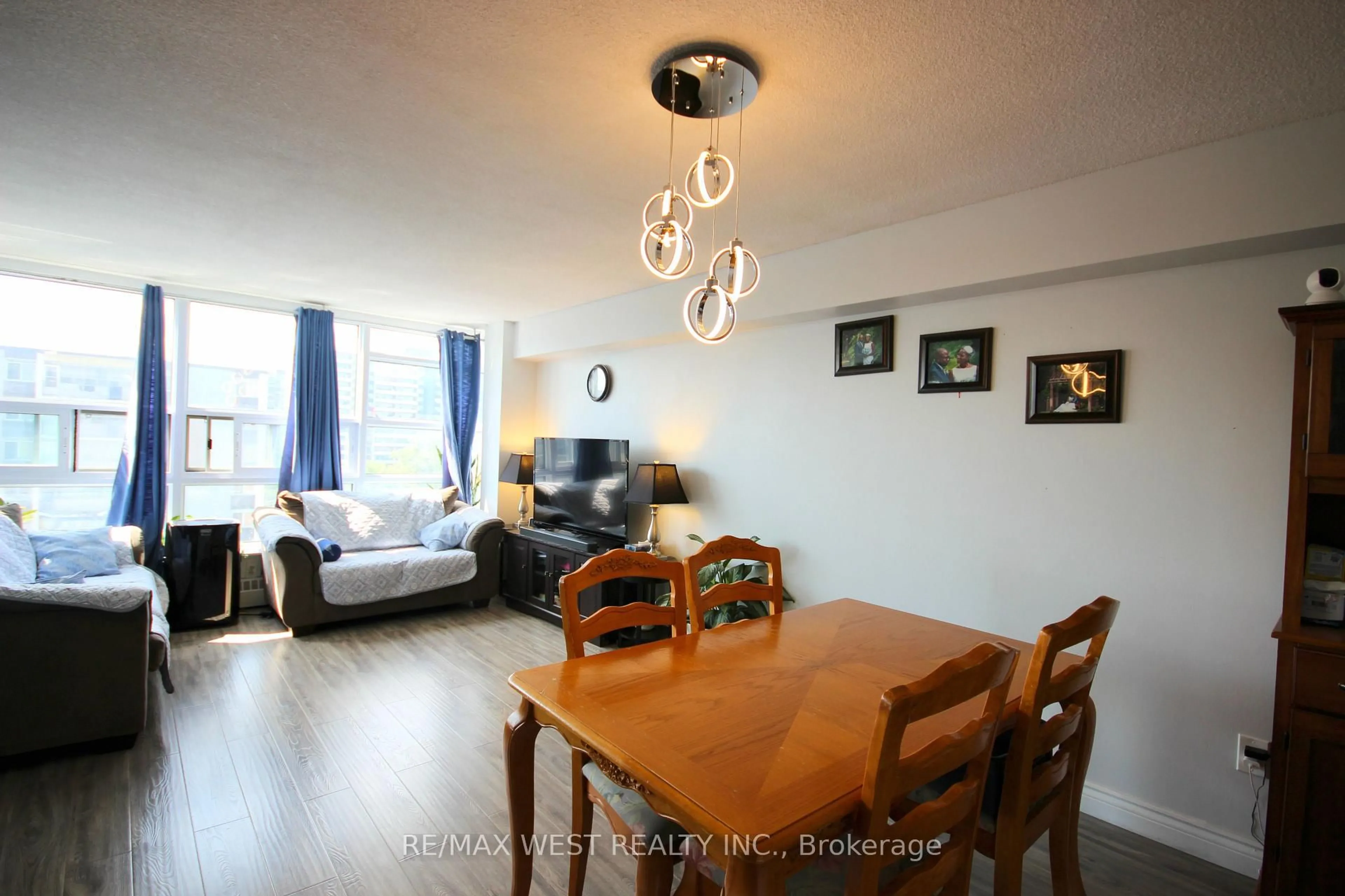 Unknown for 3380 Eglinton Ave #801, Toronto Ontario M1J 3L6