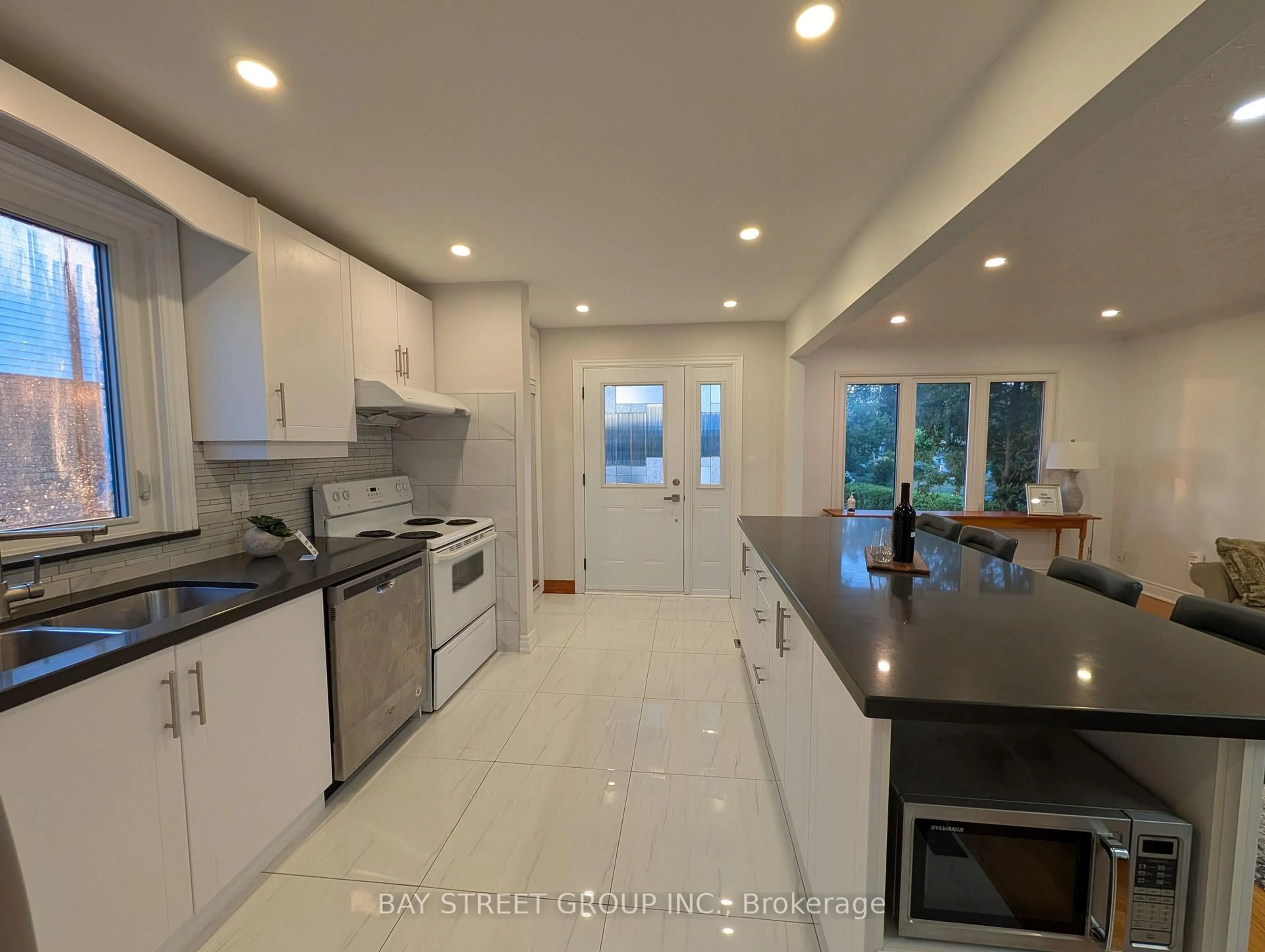 Open concept kitchen, ceramic/tile floor for 88 Frey Cres, Toronto Ontario M1R 2C8