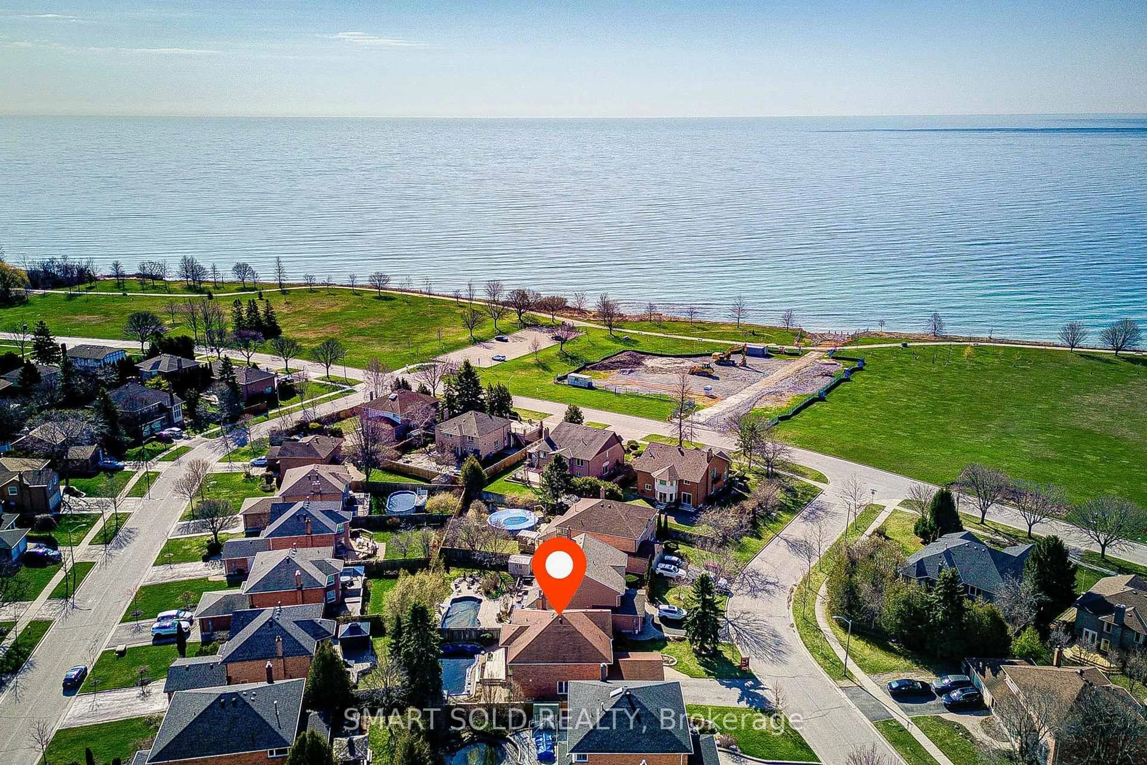 A pic from outside/outdoor area/front of a property/back of a property/a pic from drone, water/lake/river/ocean view for 33 Love Cres, Ajax Ontario L1S 4T3