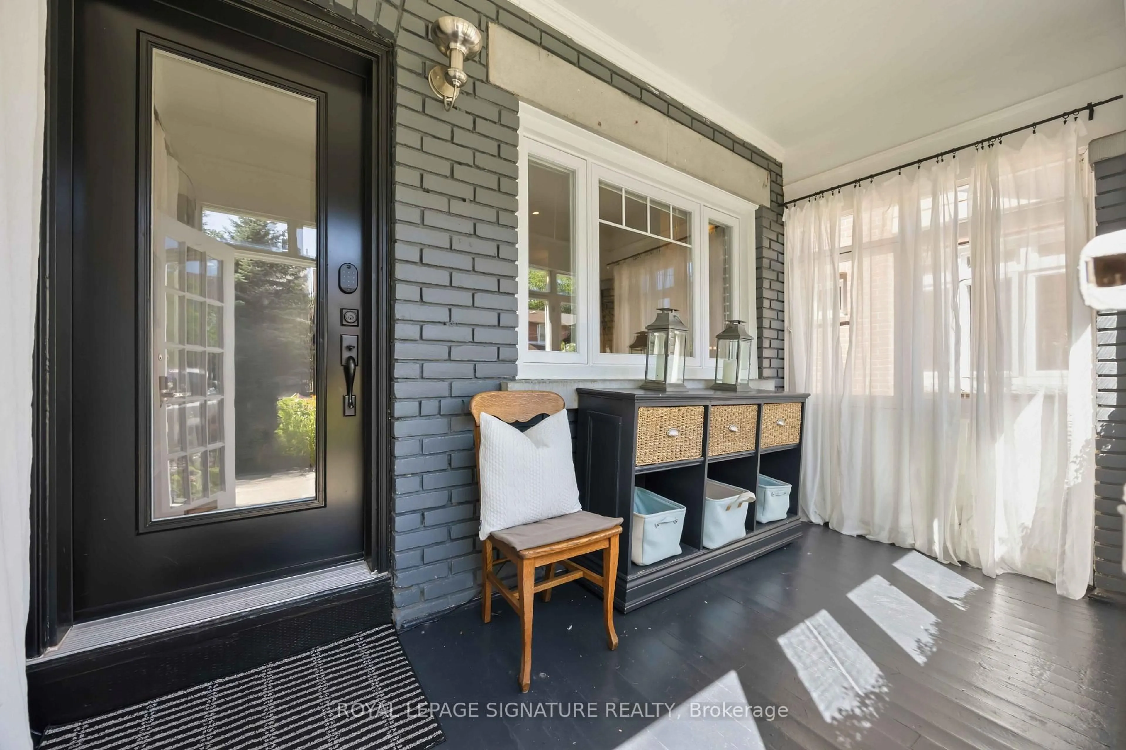 Indoor entryway for 110 Gillard Ave, Toronto Ontario M4J 4N6