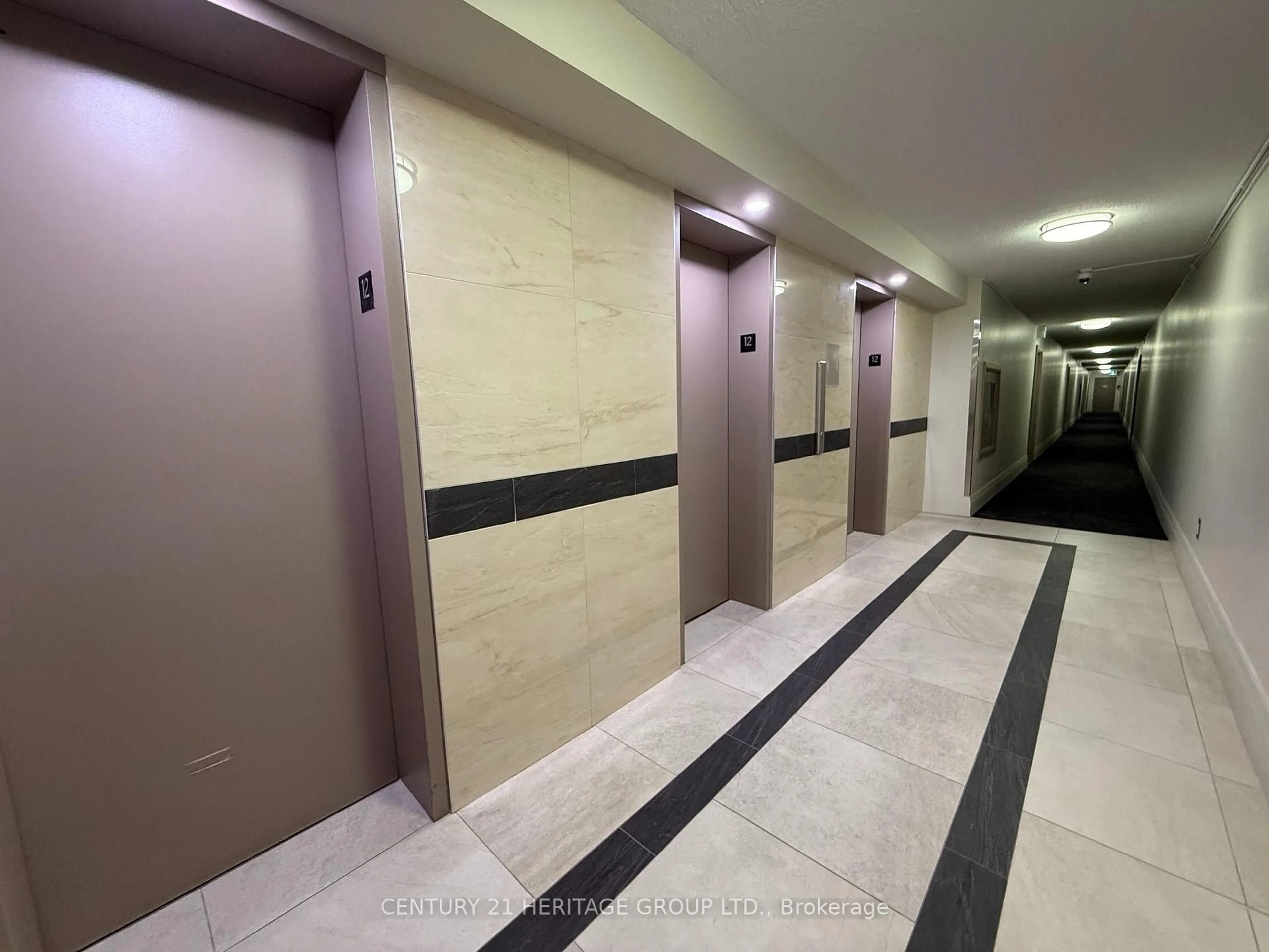 Indoor foyer for 1950 Kennedy Rd #1202, Toronto Ontario M1P 4S9