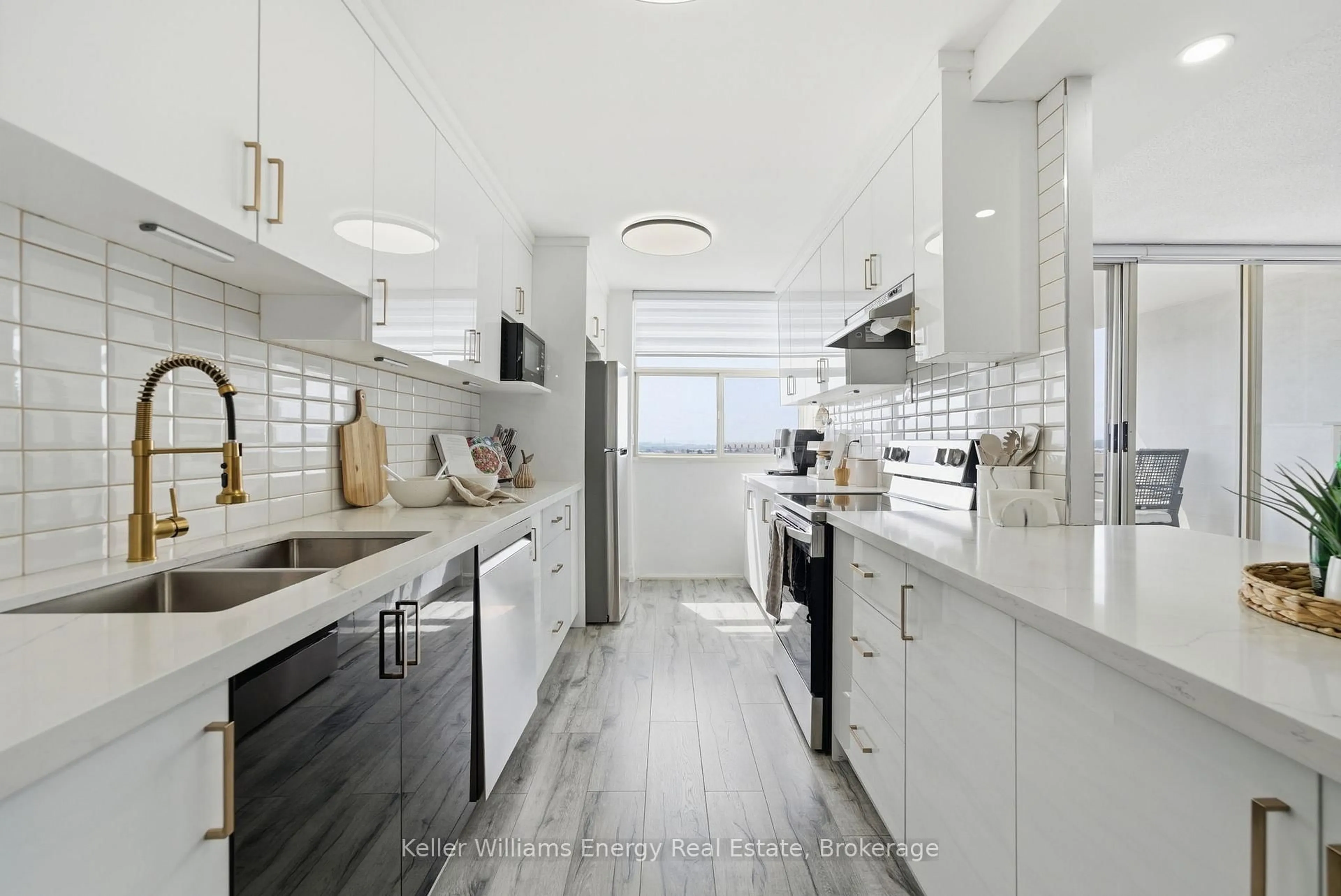 Contemporary kitchen, ceramic/tile floor for 44 Falby Crt #1506, Ajax Ontario L1S 3L1