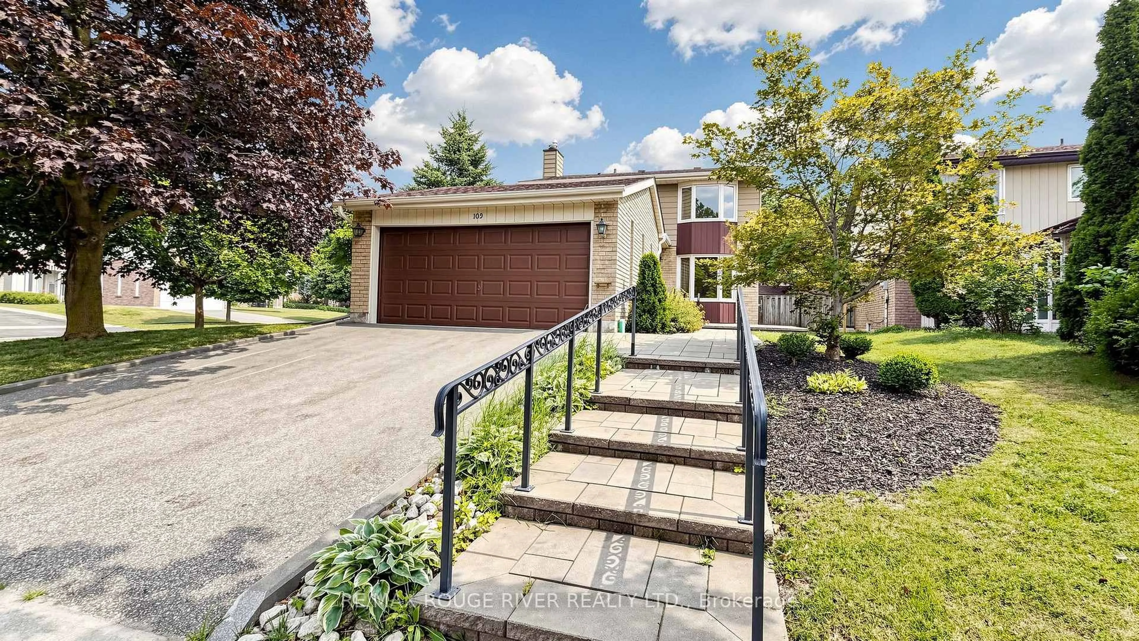 Unknown for 103 Ambercroft Blvd, Toronto Ontario M1W 2Z6