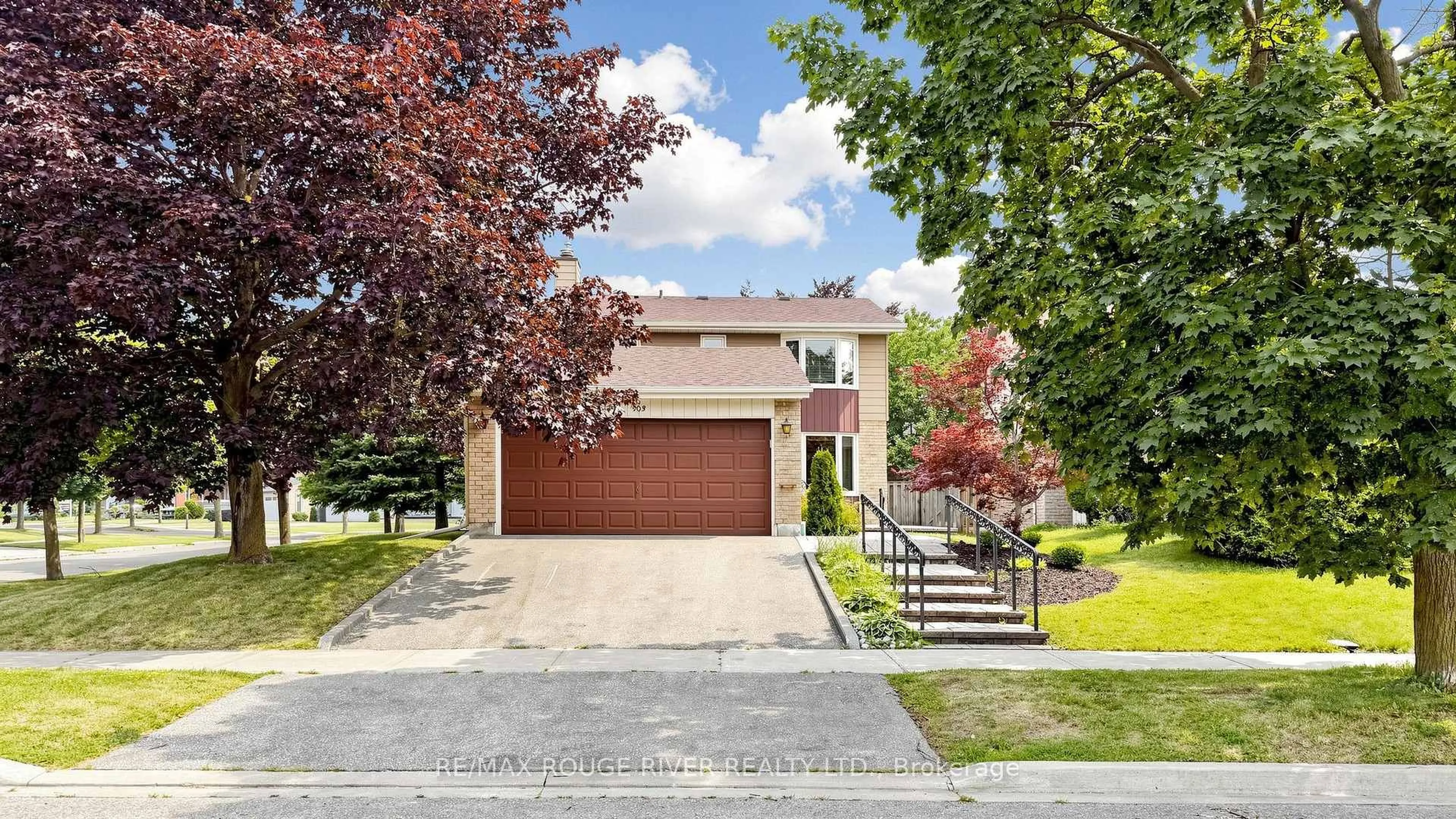 Unknown for 103 Ambercroft Blvd, Toronto Ontario M1W 2Z6