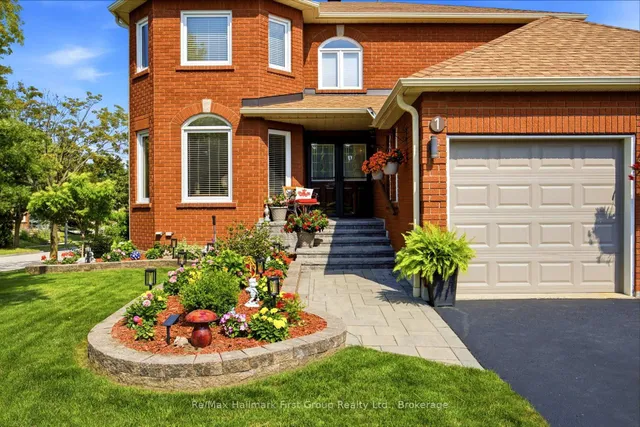 1 Glencedar Cres, Whitby 2