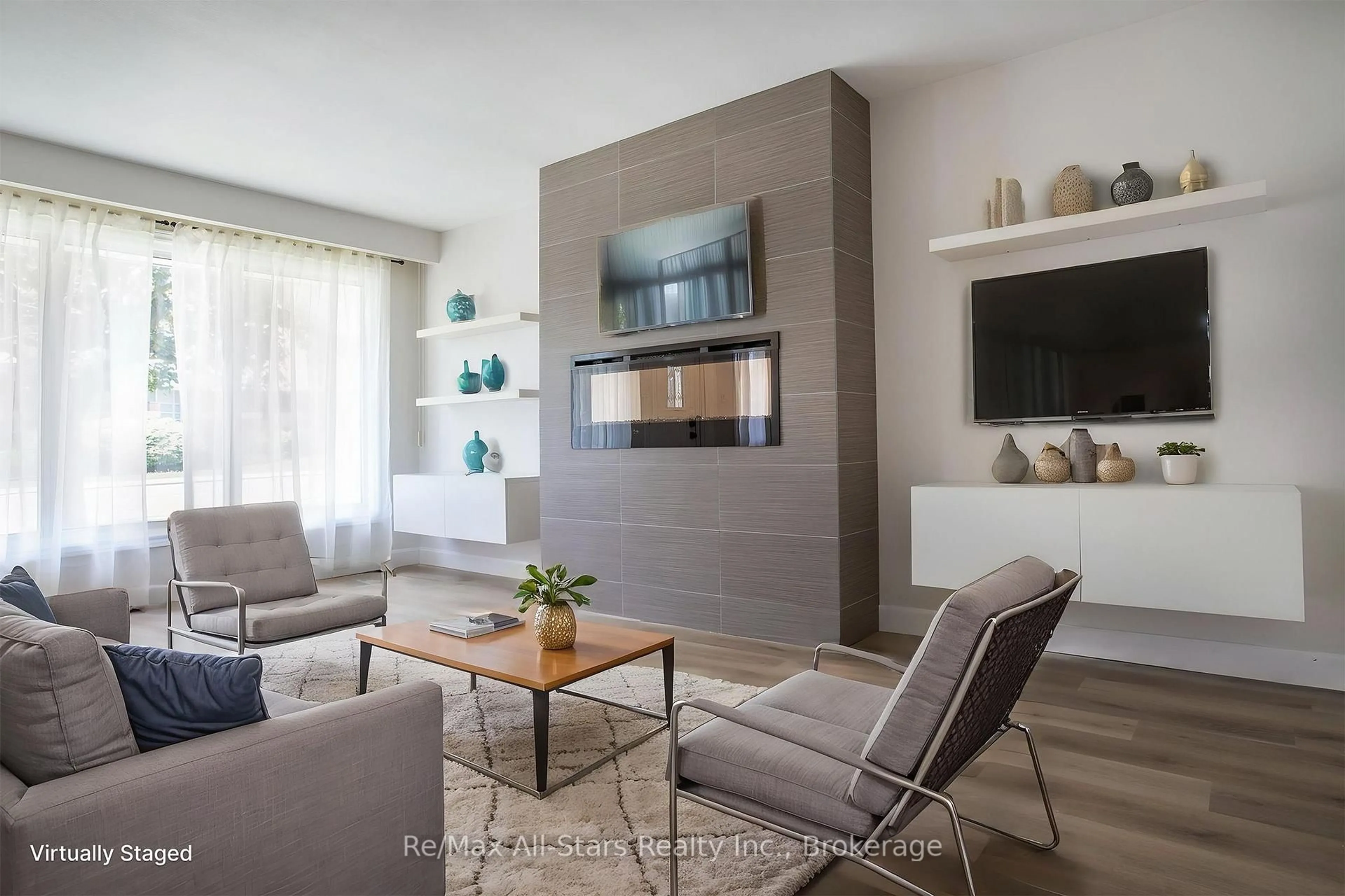 Living room with furniture, unknown for 133 Rosa St, Scugog Ontario L9L 1L4