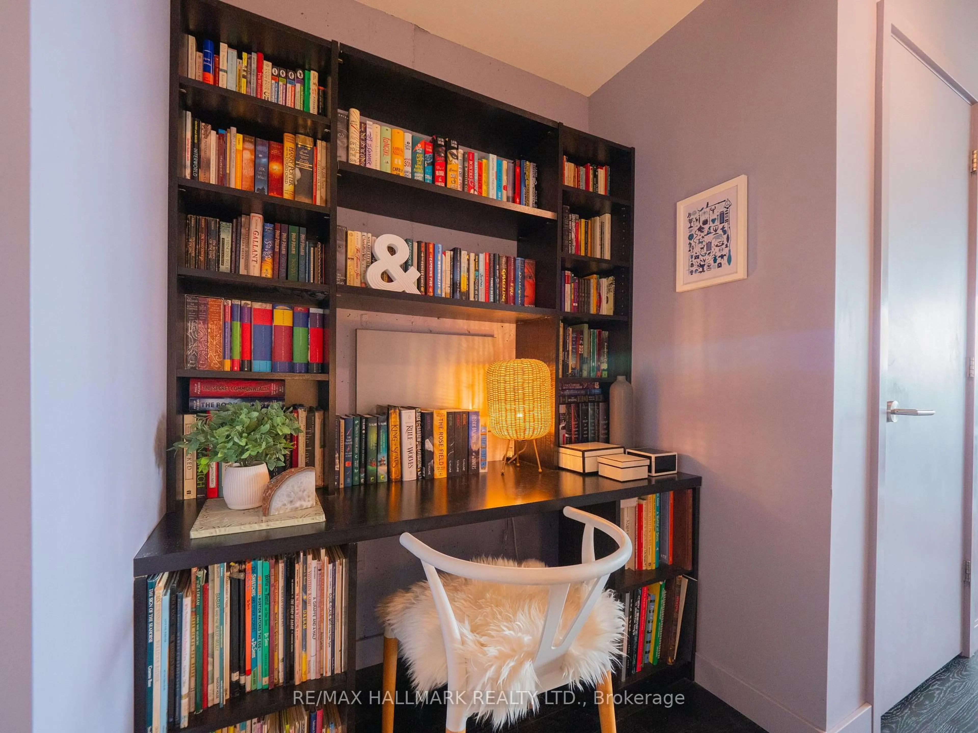 A pic of a room for 90 Broadview Ave #602, Toronto Ontario M4M 0A7