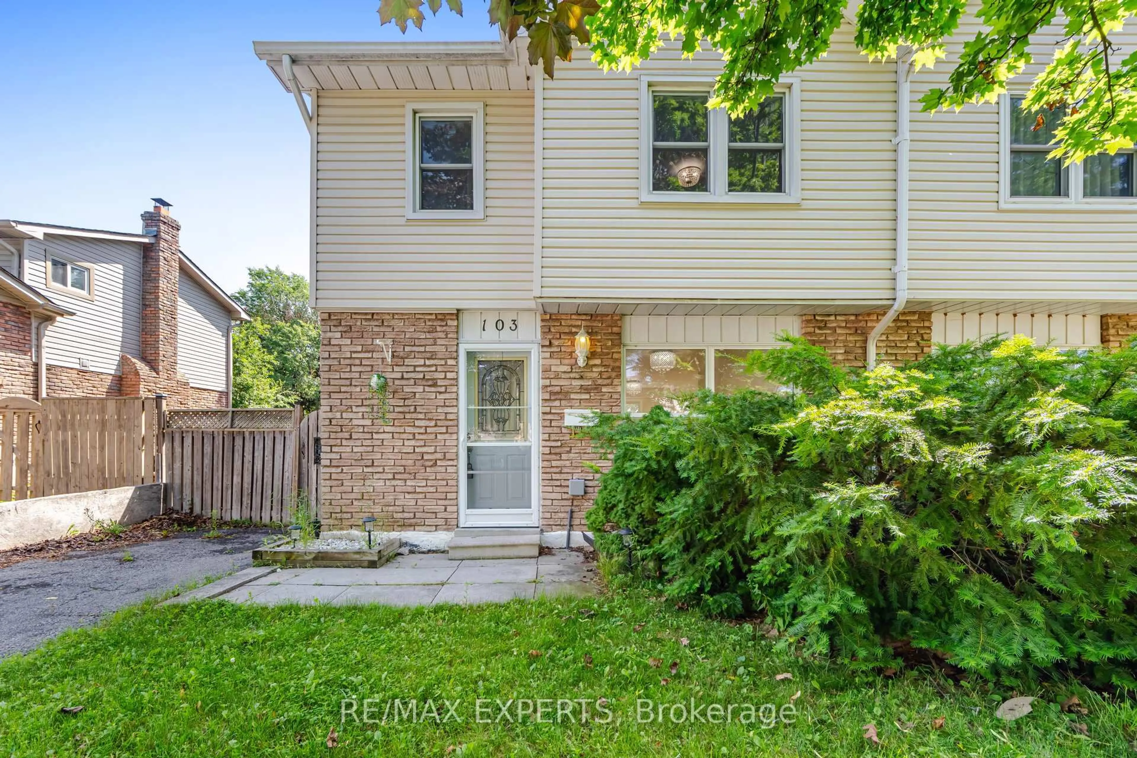 Unknown for 103 Guthrie Cres, Whitby Ontario L1P 1A6