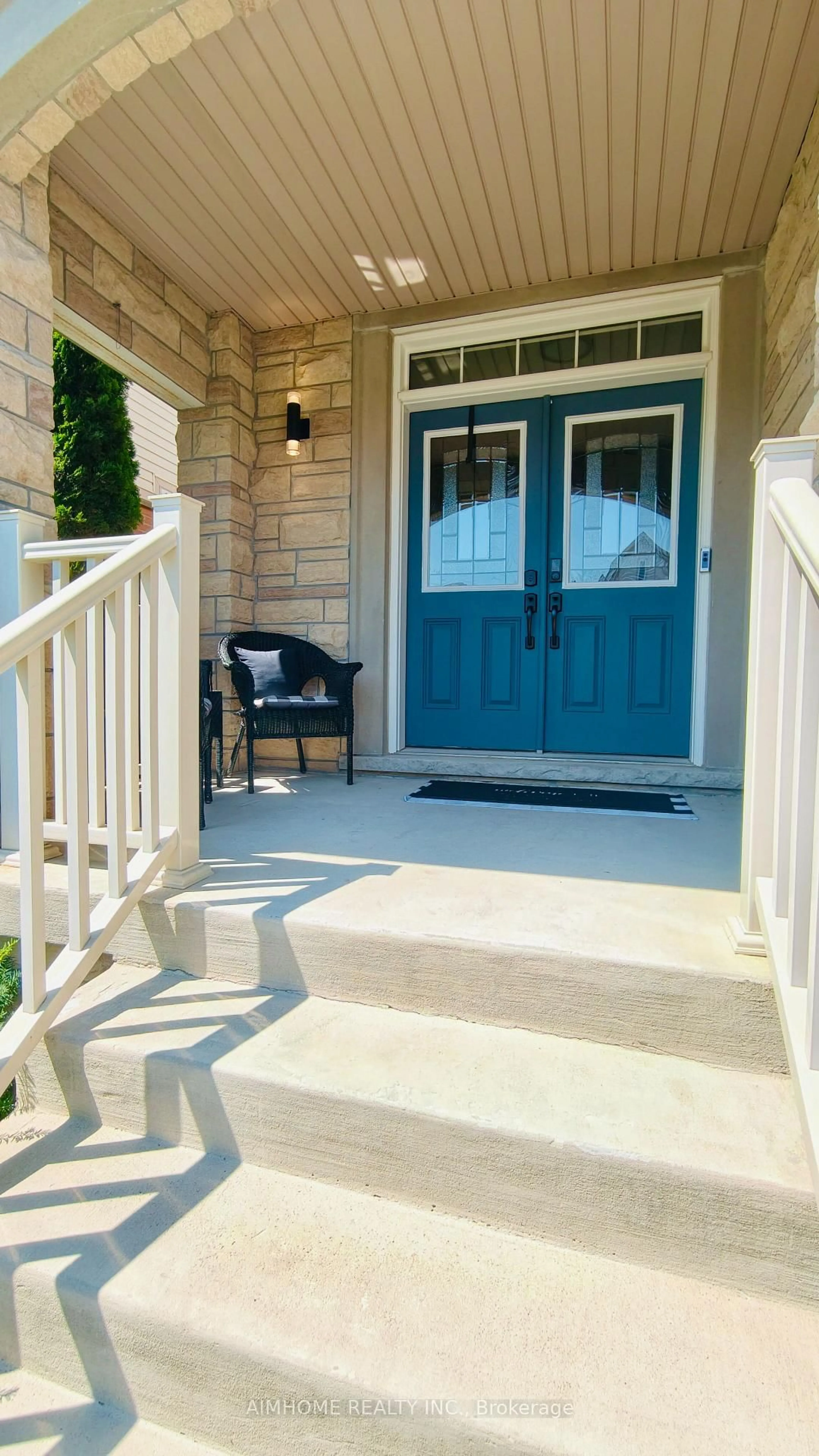 Indoor entryway for 1993 Cocklin Cres, Oshawa Ontario L1K 0T6