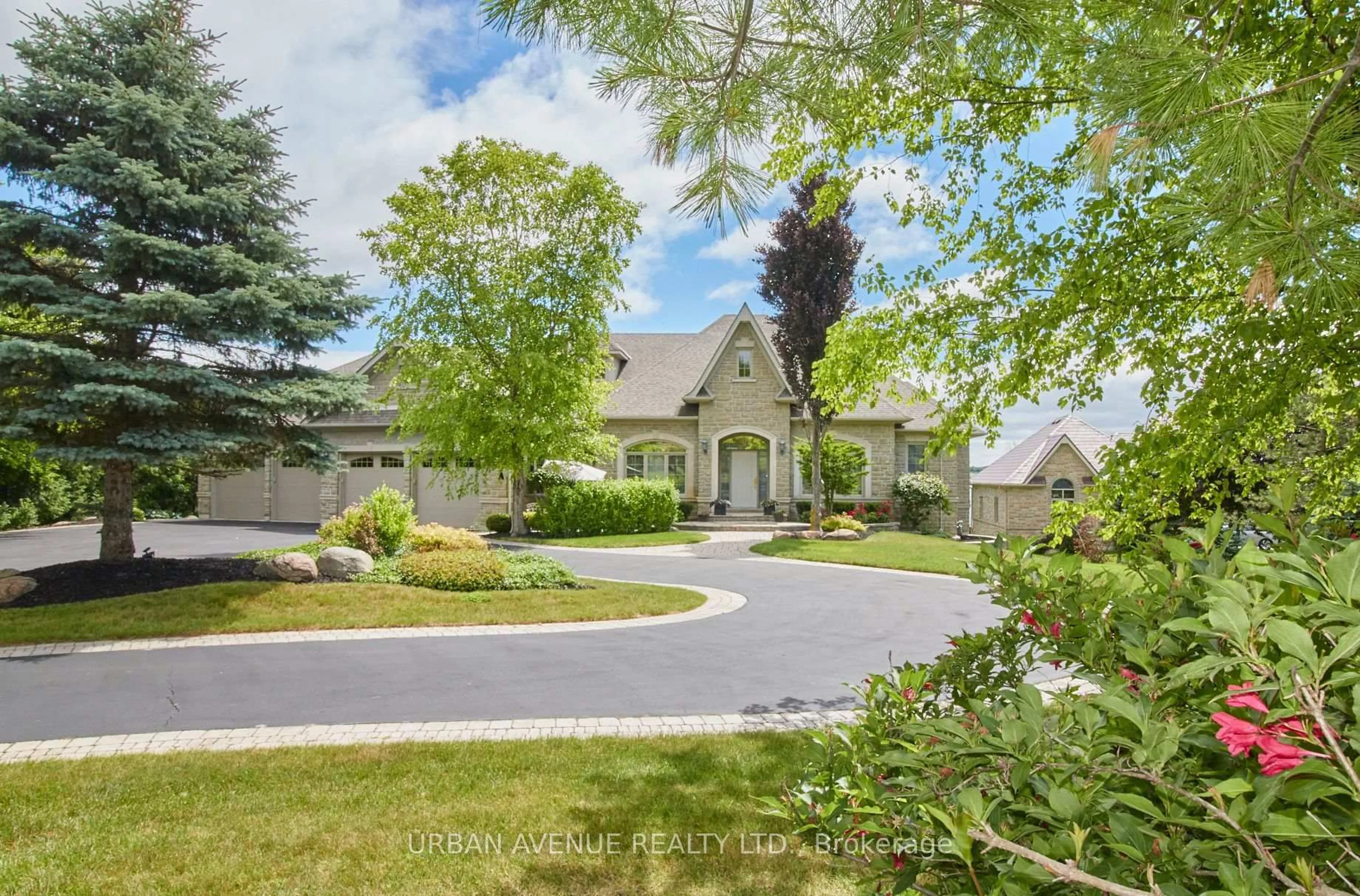 A pic from outside/outdoor area/front of a property/back of a property/a pic from drone, street for 106 Cawkers Cove Rd, Scugog Ontario L9L 1R6