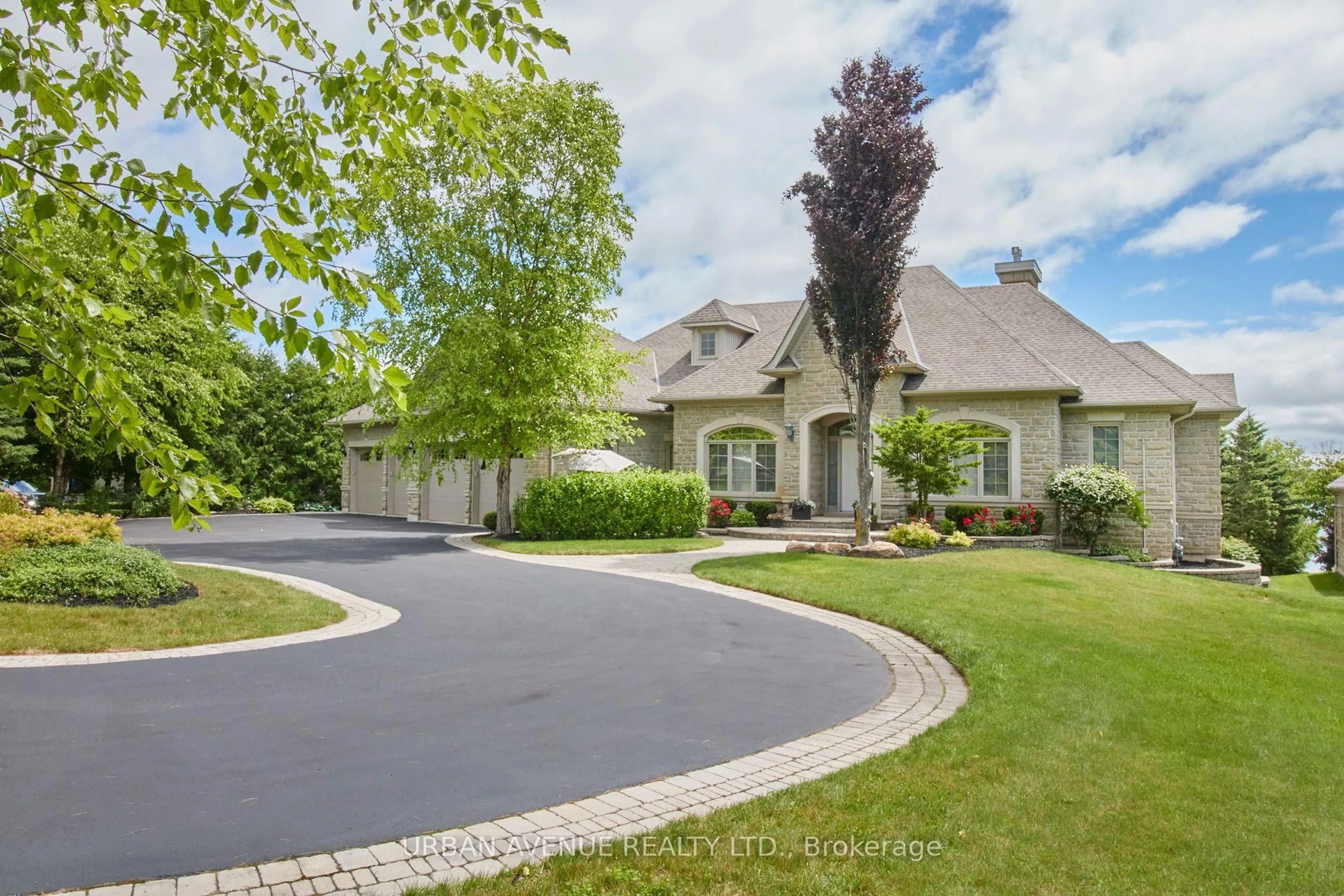 A pic from outside/outdoor area/front of a property/back of a property/a pic from drone, street for 106 Cawkers Cove Rd, Scugog Ontario L9L 1R6