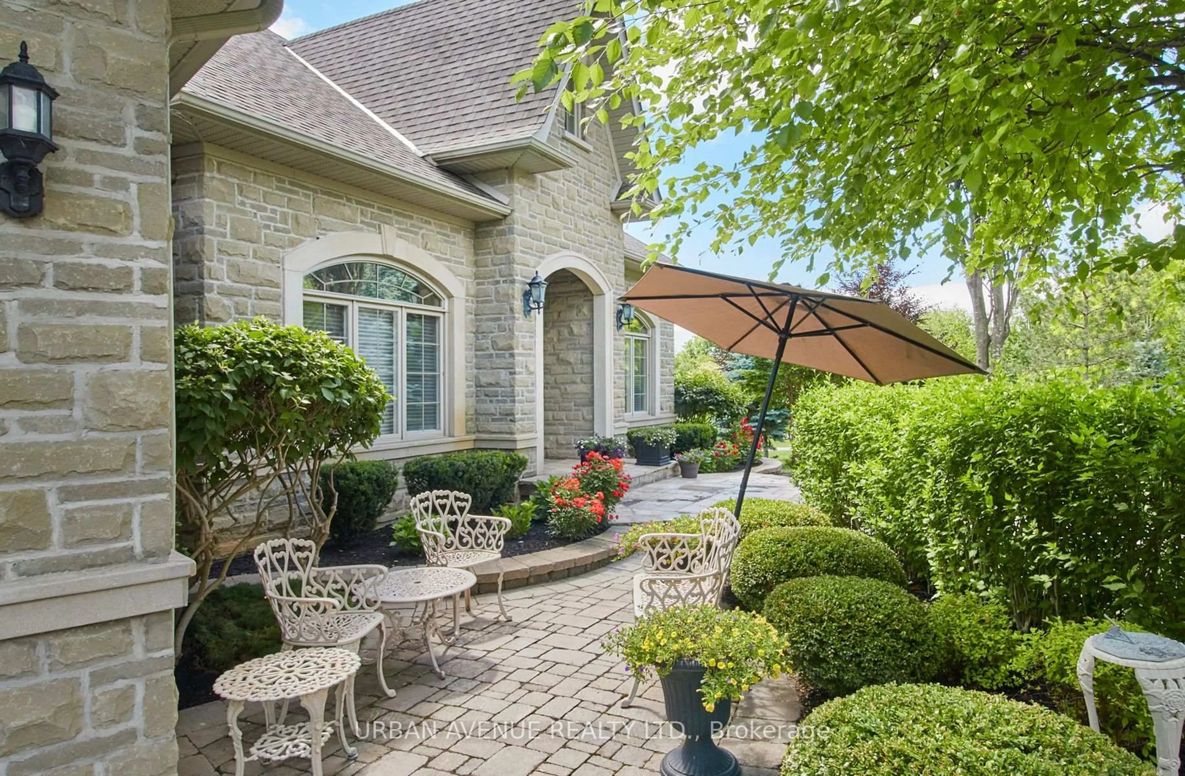 Patio, street for 106 Cawkers Cove Rd, Scugog Ontario L9L 1R6