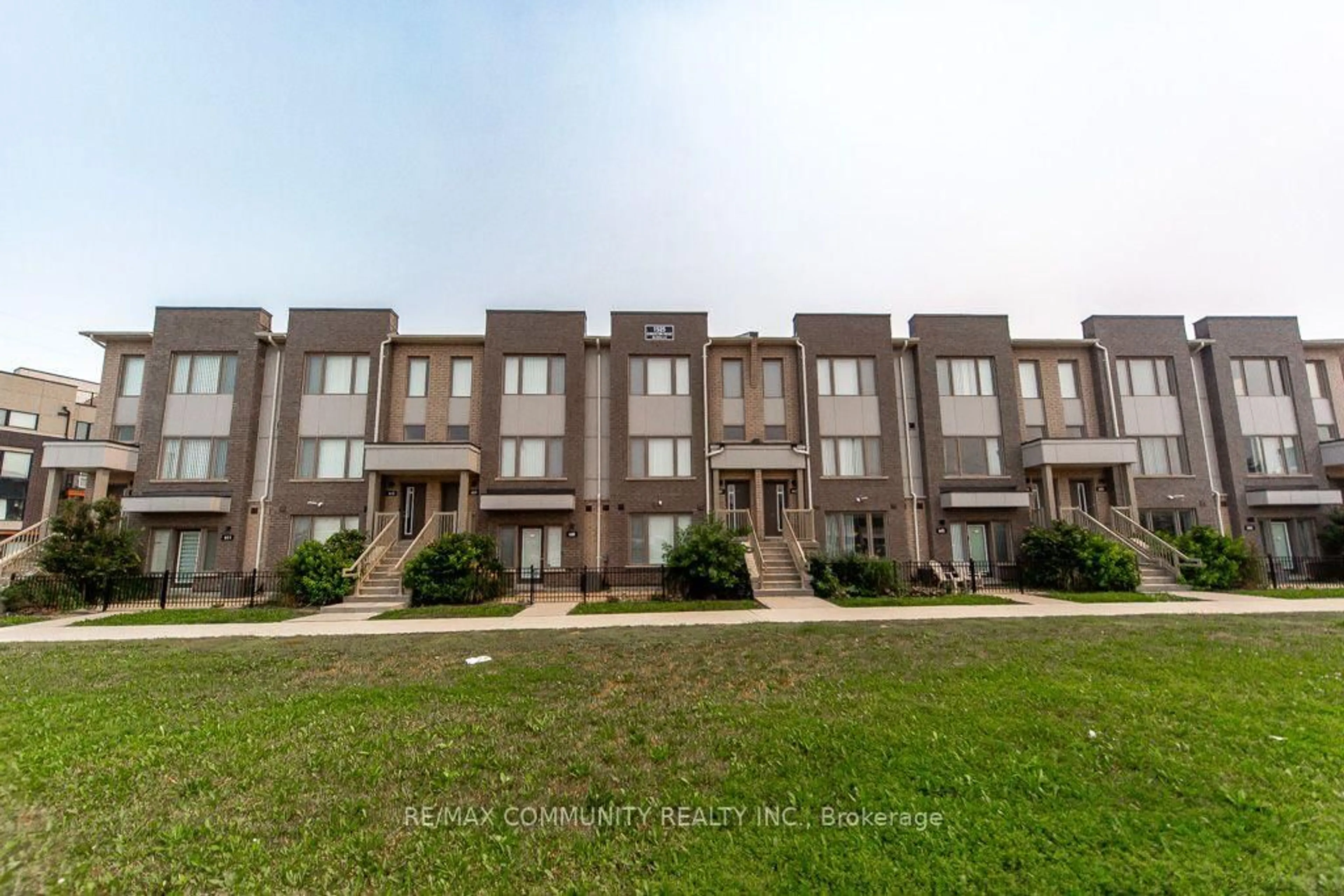 A pic from outside/outdoor area/front of a property/back of a property/a pic from drone, unknown for 1525 Kingston Rd #103, Pickering Ontario L1V 0E9