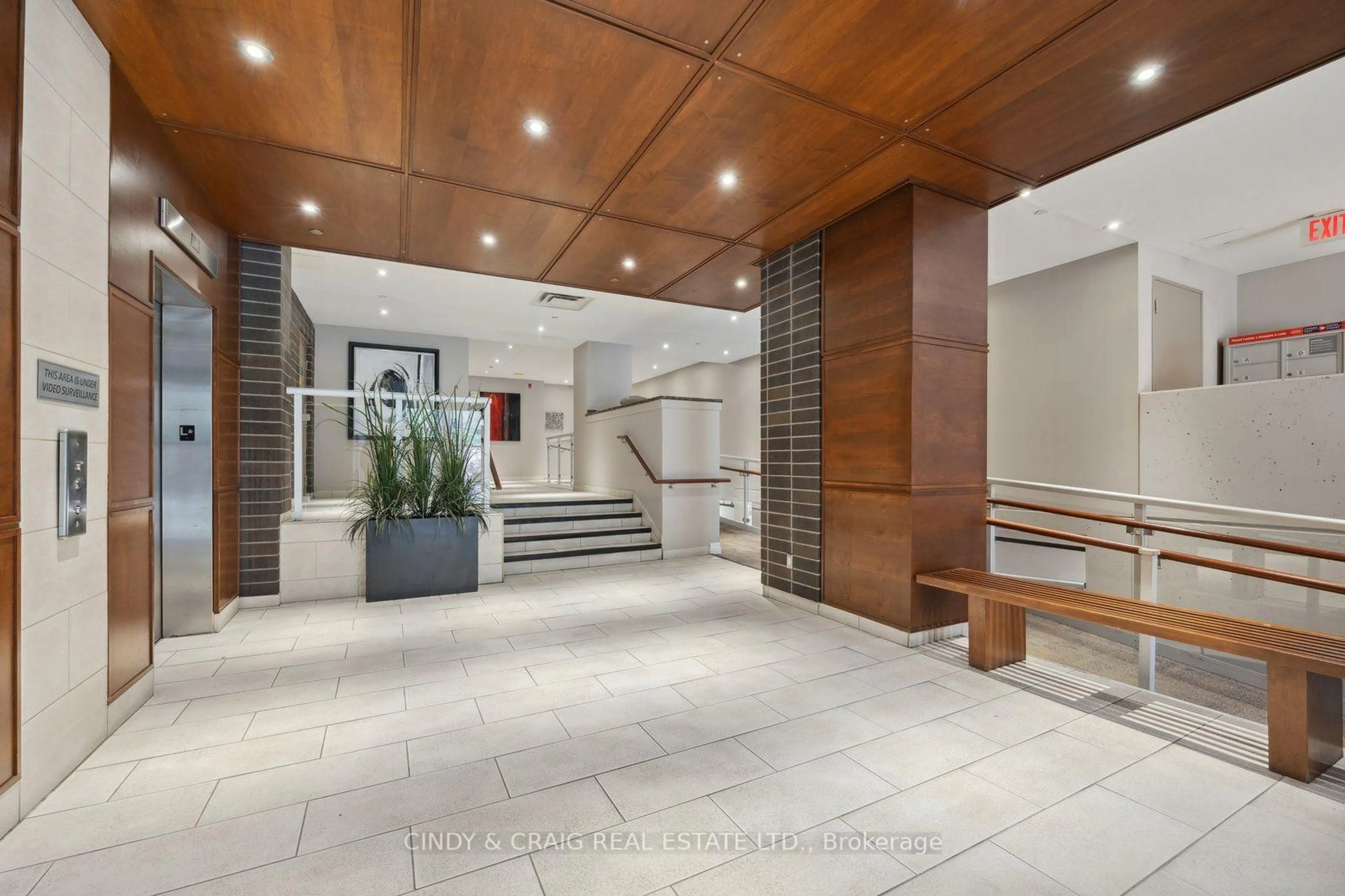 Lobby for 44 Bond St #305, Oshawa Ontario L1G 6R2