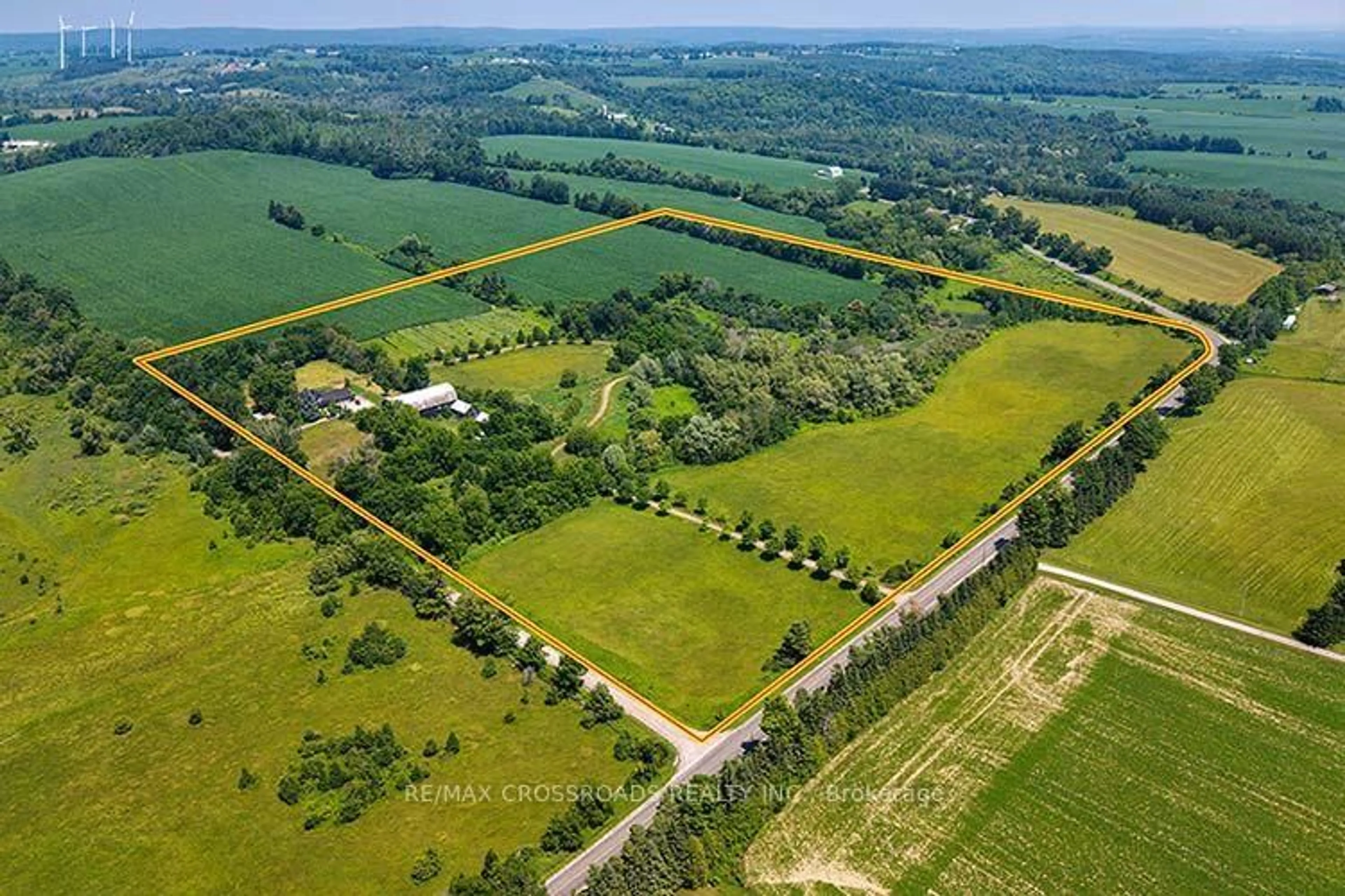 A pic from outside/outdoor area/front of a property/back of a property/a pic from drone, unknown for 5019 Jewel Rd, Clarington Ontario L0B 1M0