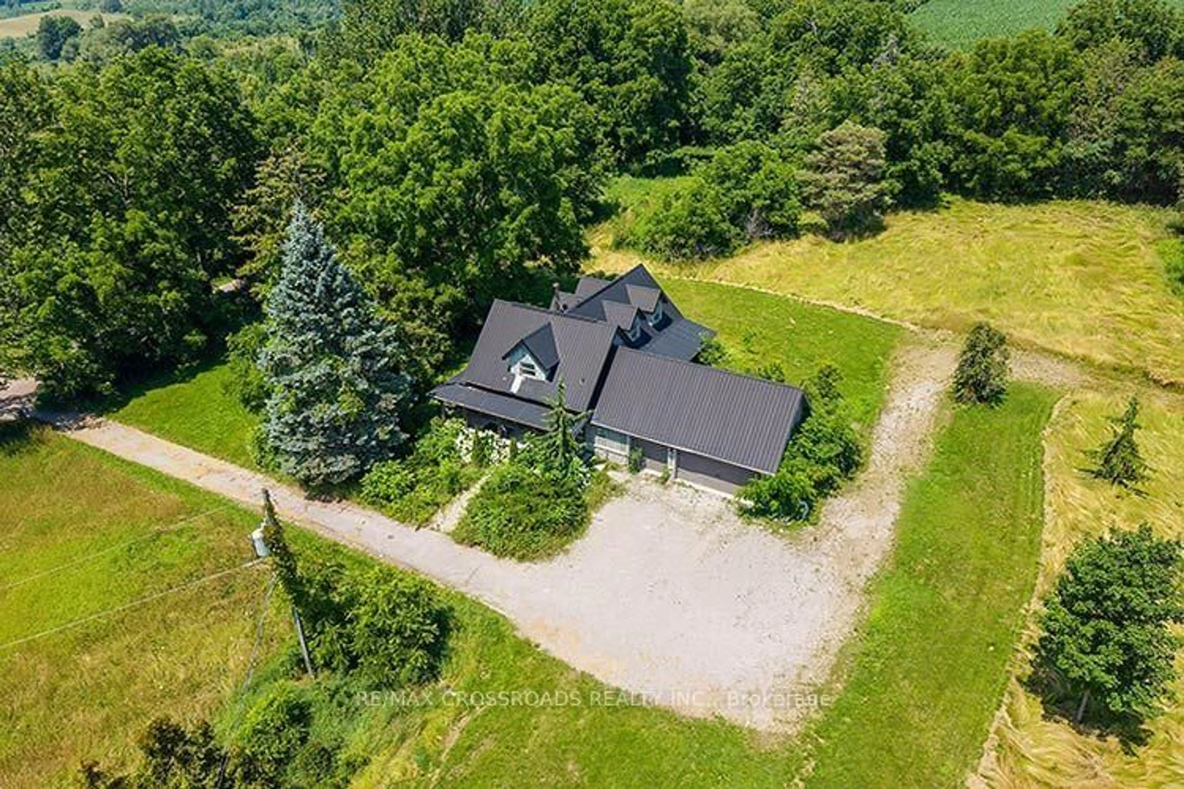 A pic from outside/outdoor area/front of a property/back of a property/a pic from drone, unknown for 5019 Jewel Rd, Clarington Ontario L0B 1M0