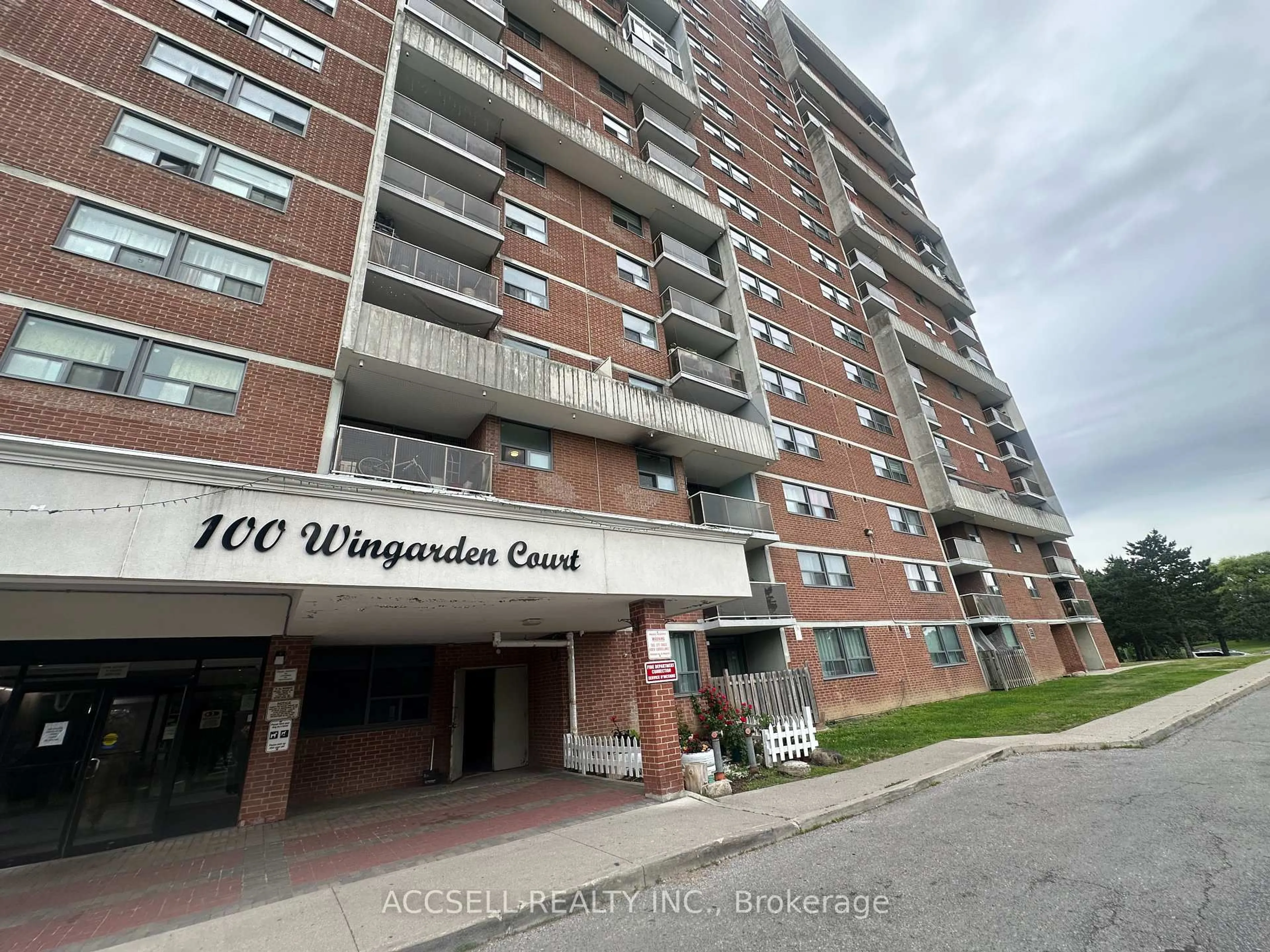Indoor foyer for 100 Wingarden Crt #1109, Toronto Ontario M1B 2P4
