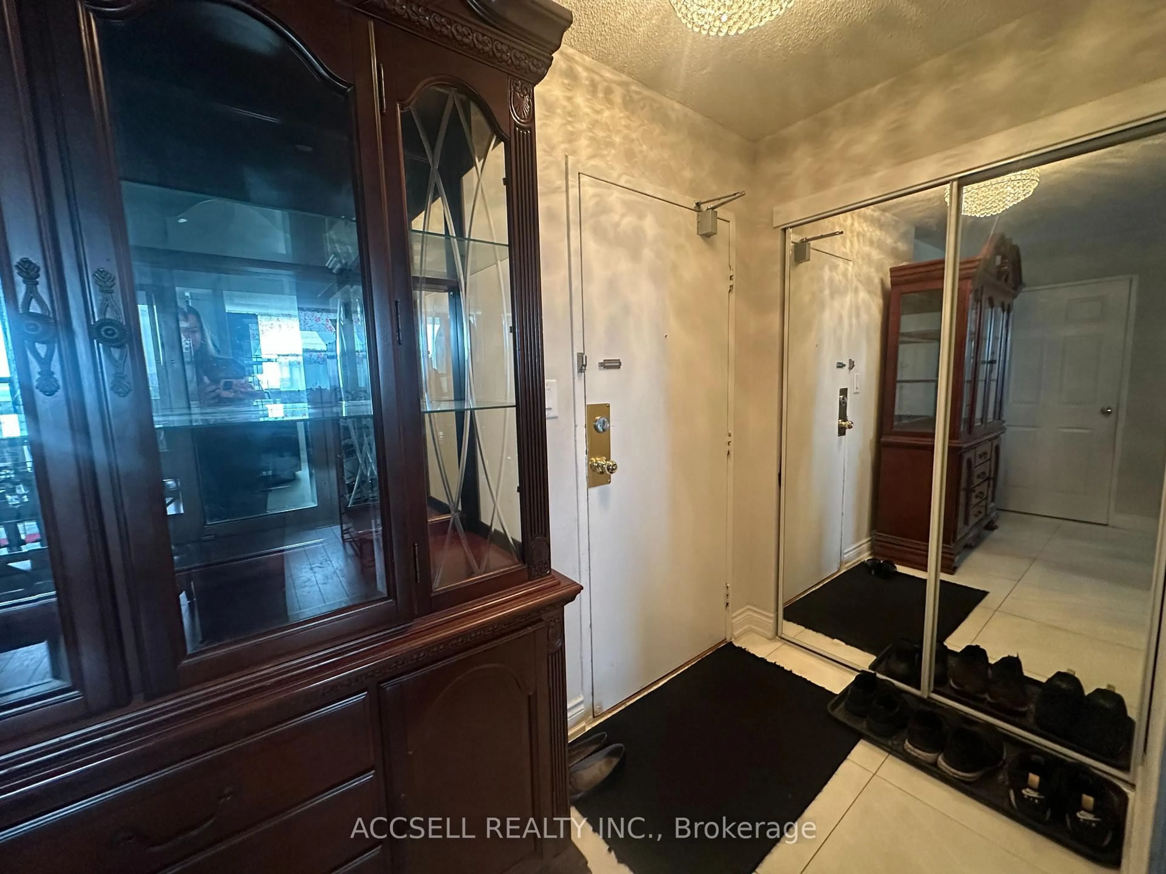 Unknown for 100 Wingarden Crt #1109, Toronto Ontario M1B 2P4
