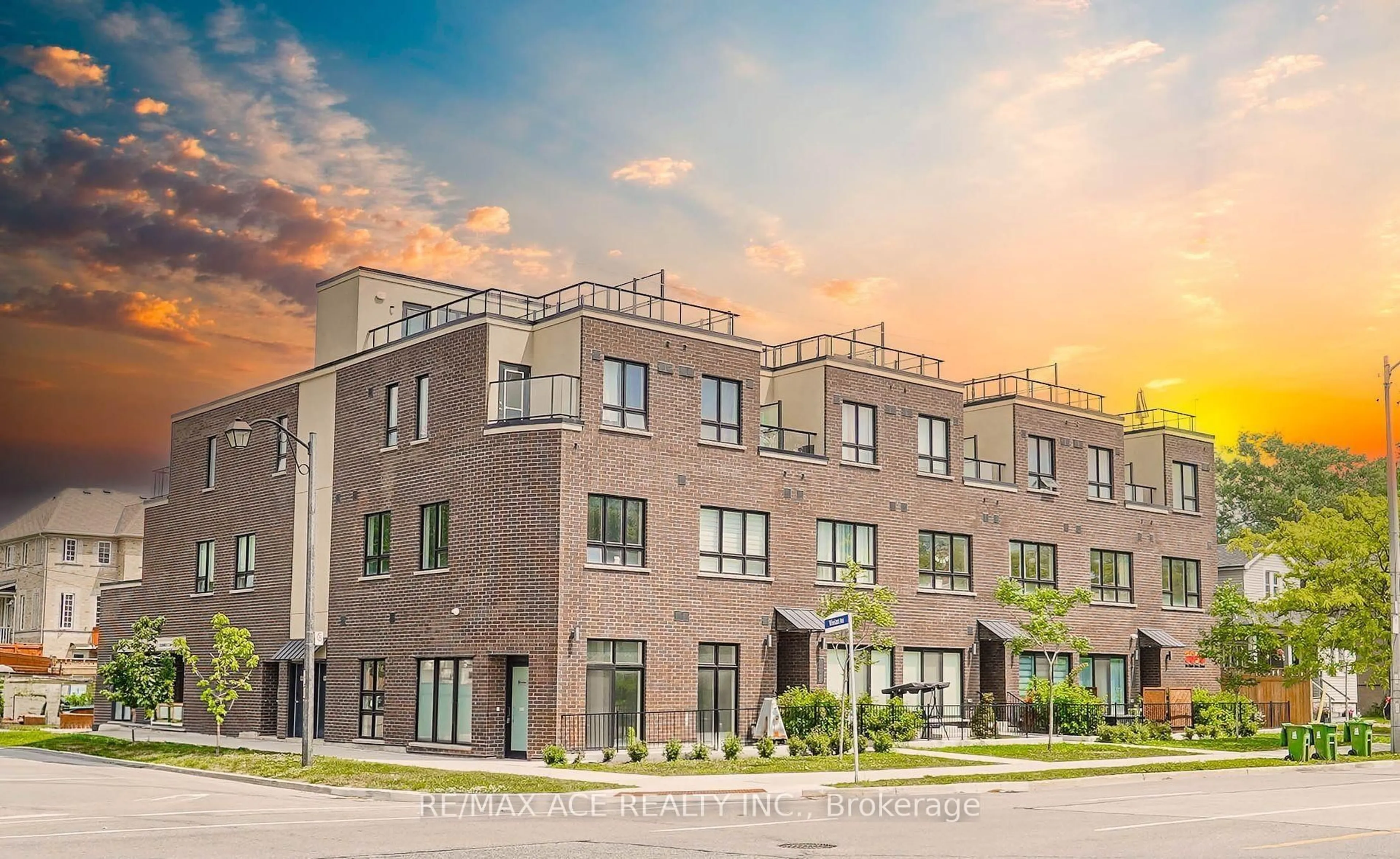 Unknown for 3686 St Clair Ave #105, Toronto Ontario M1M 0E4