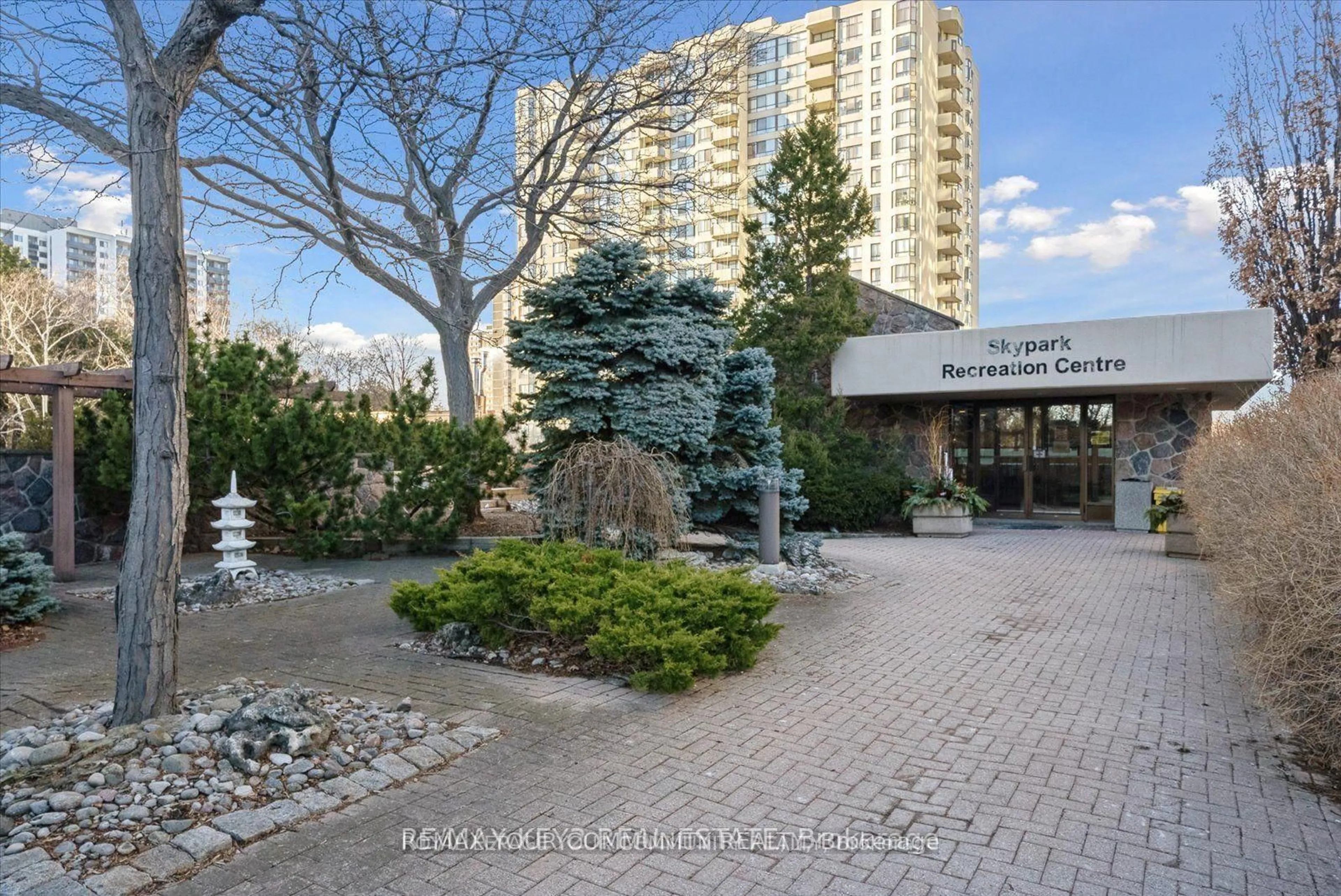 Unknown for 225 Bamburgh Circ #511, Toronto Ontario M1W 3X9