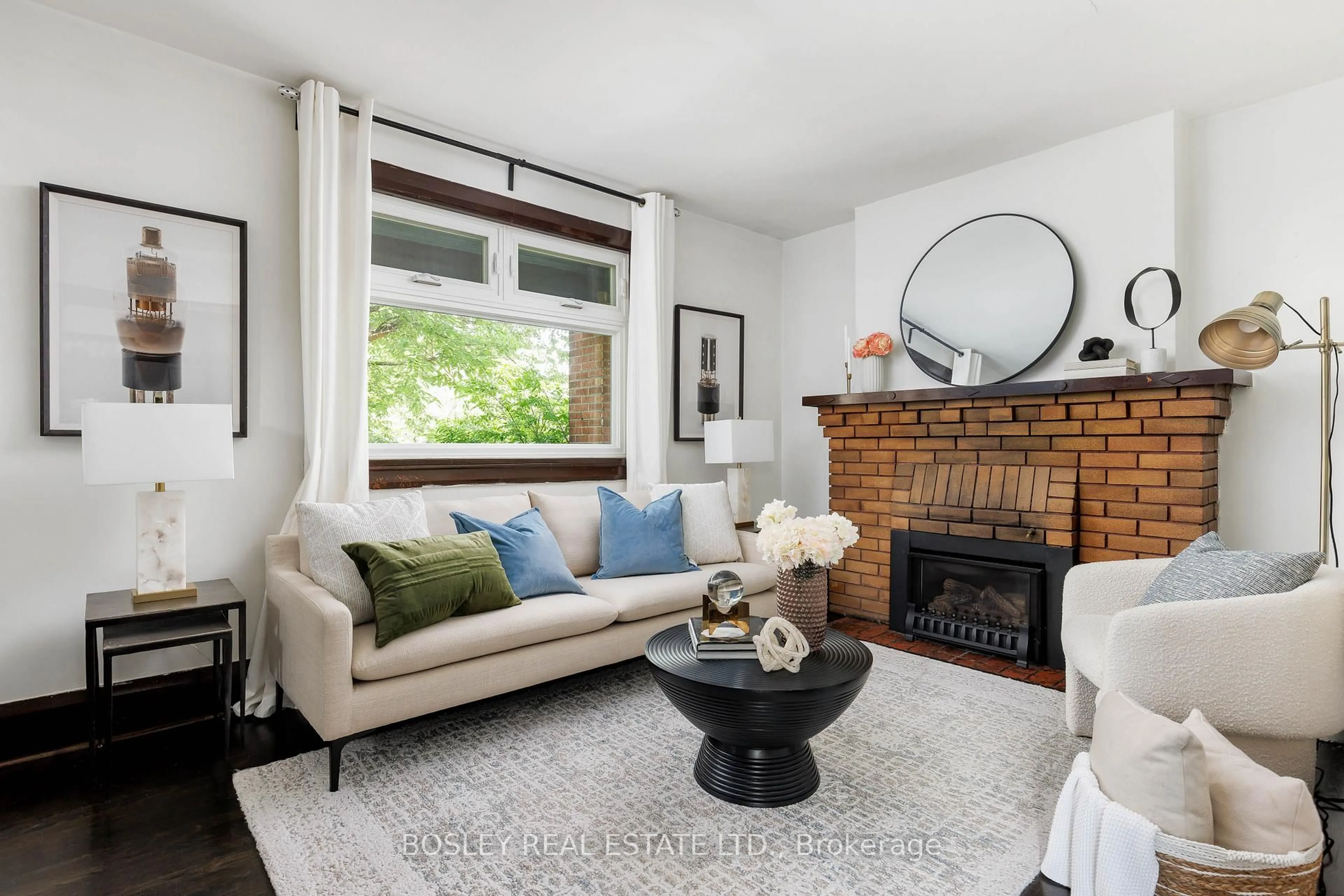 Living room with furniture, unknown for 247 Gainsborough Rd, Toronto Ontario M4L 3C4