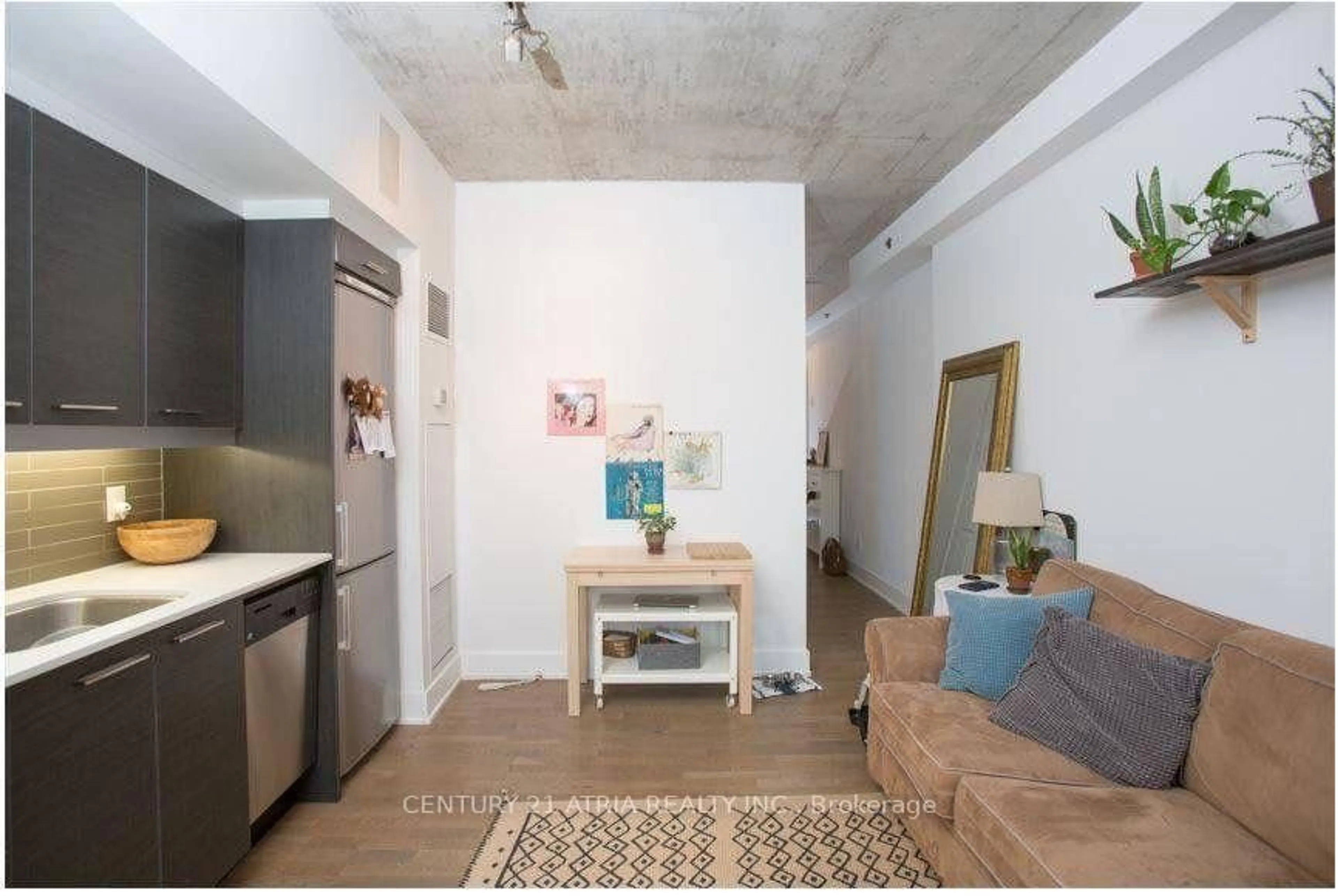 A pic of a room for 630 Queen St #204, Toronto Ontario M4M 1G3
