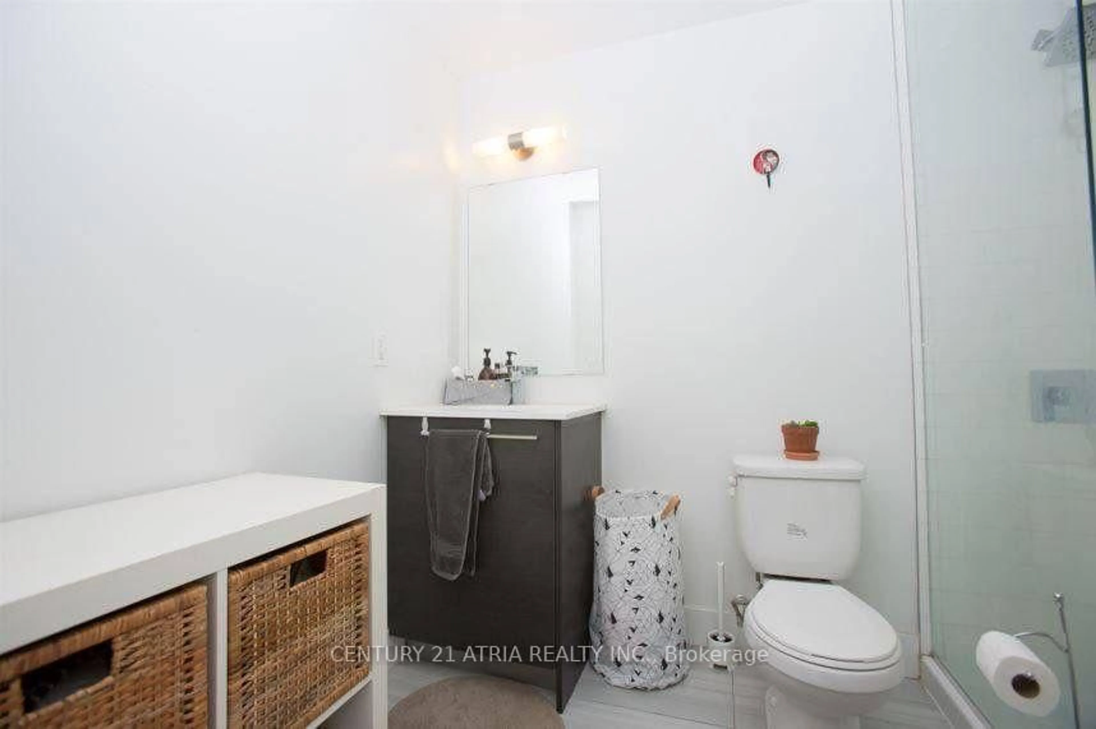 Standard bathroom, unknown for 630 Queen St #204, Toronto Ontario M4M 1G3