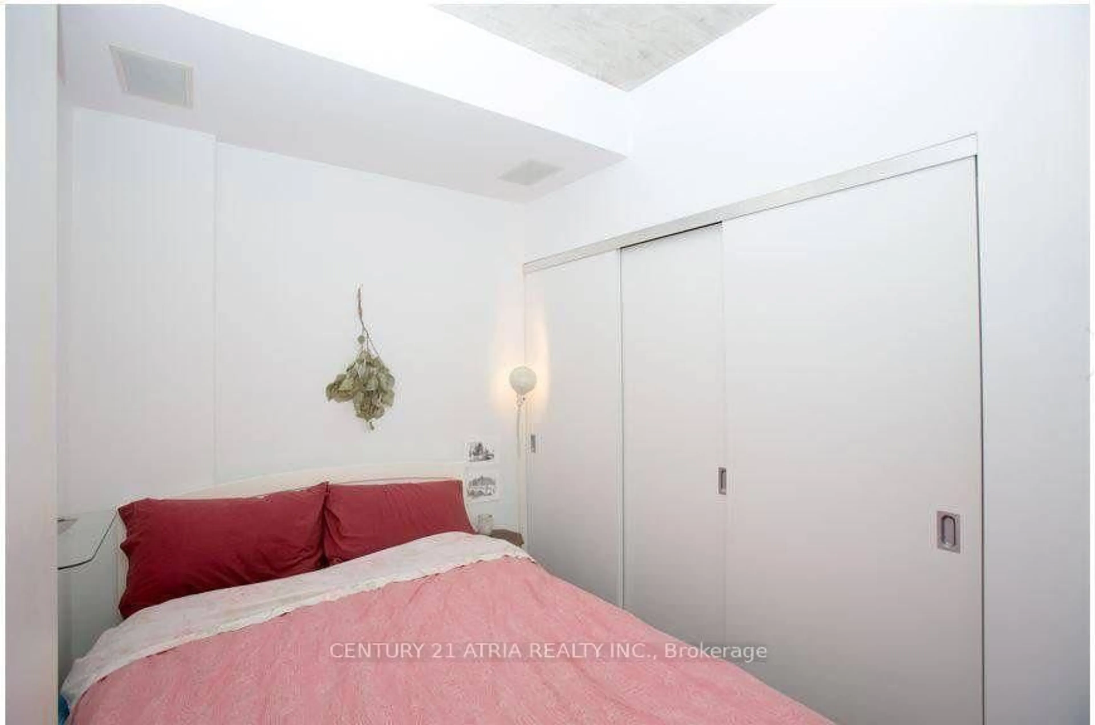 A pic of a room for 630 Queen St #204, Toronto Ontario M4M 1G3
