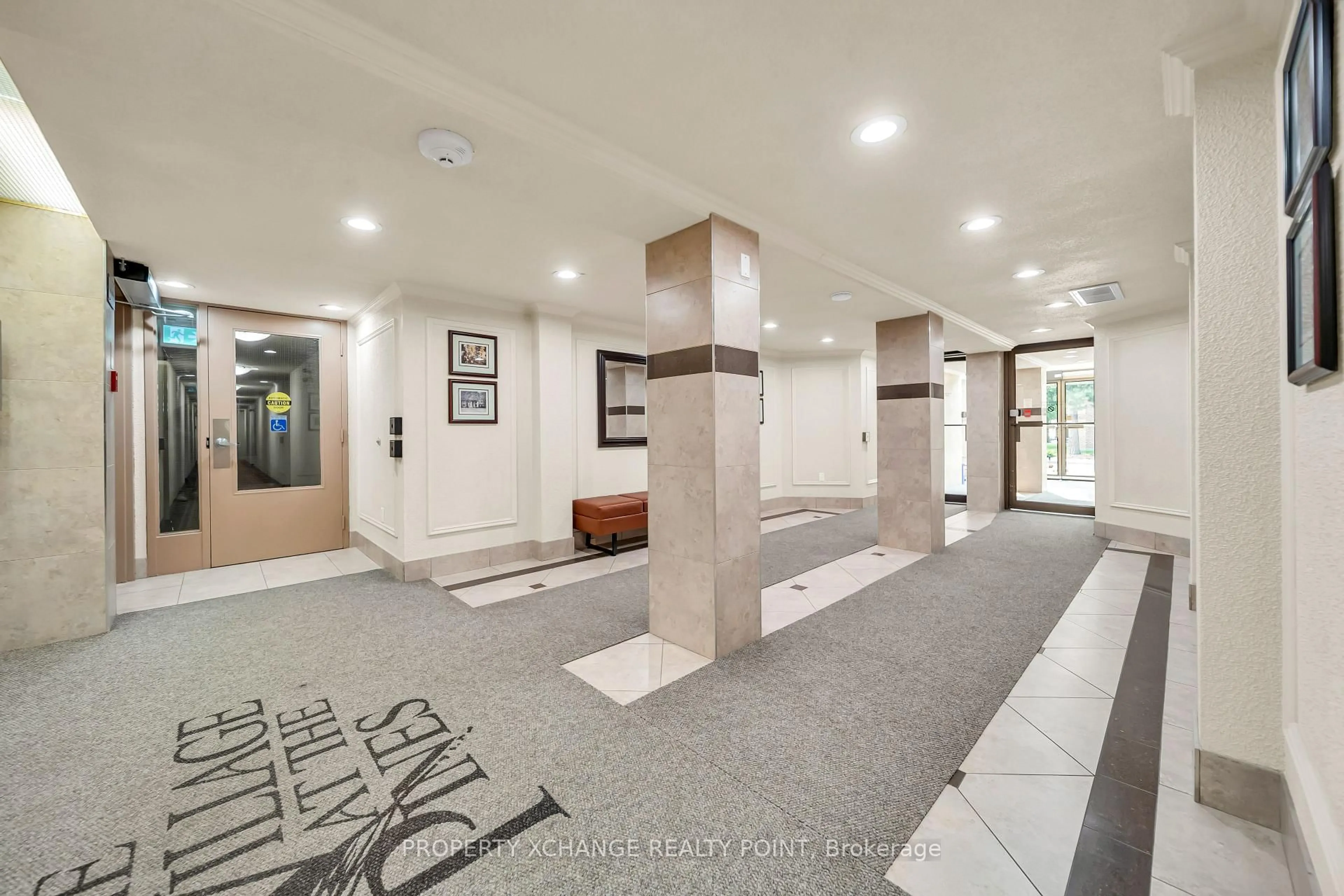 Indoor foyer for 1535 Diefenbaker Crt #109, Pickering Ontario L1V 3W2