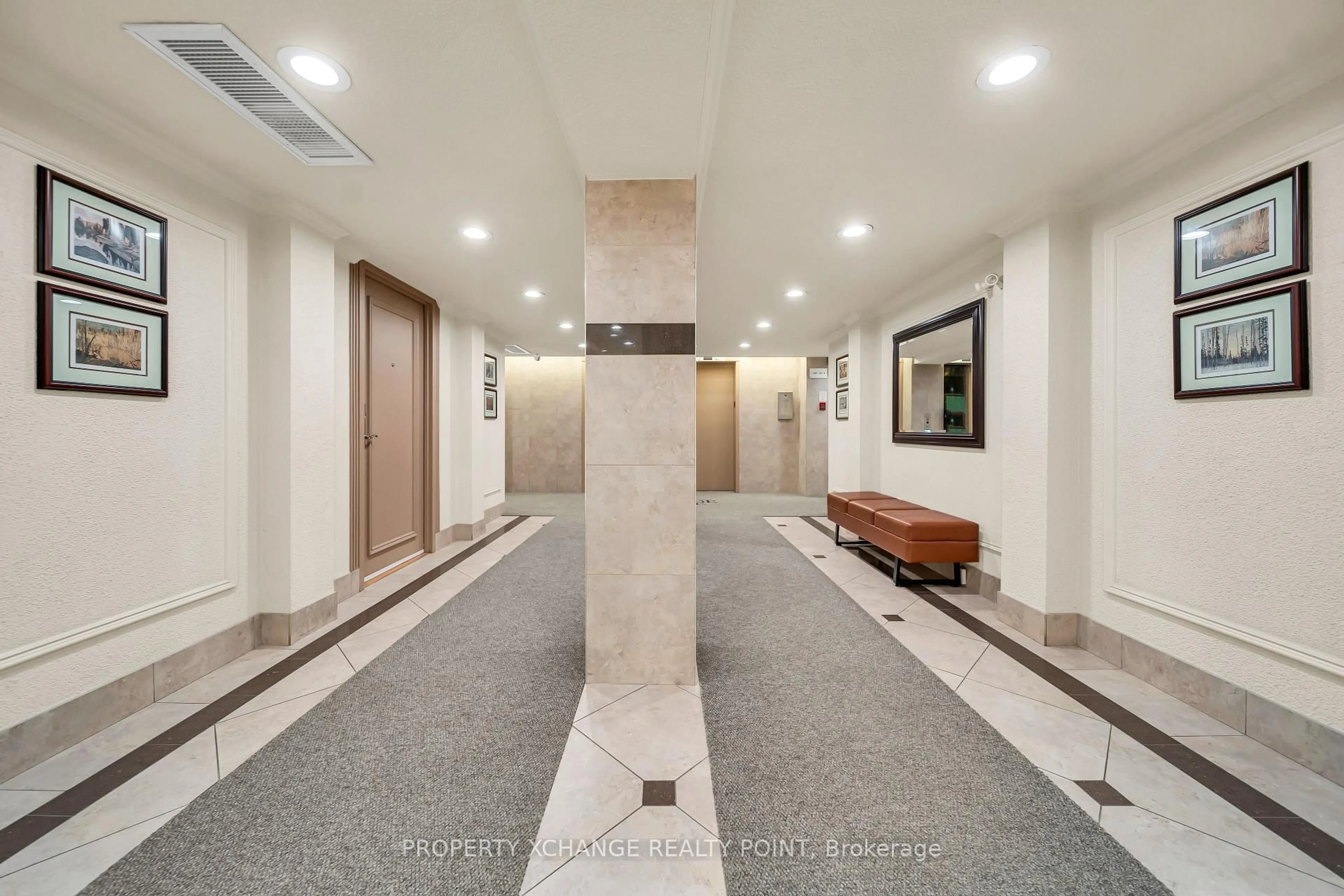 Indoor foyer for 1535 Diefenbaker Crt #109, Pickering Ontario L1V 3W2