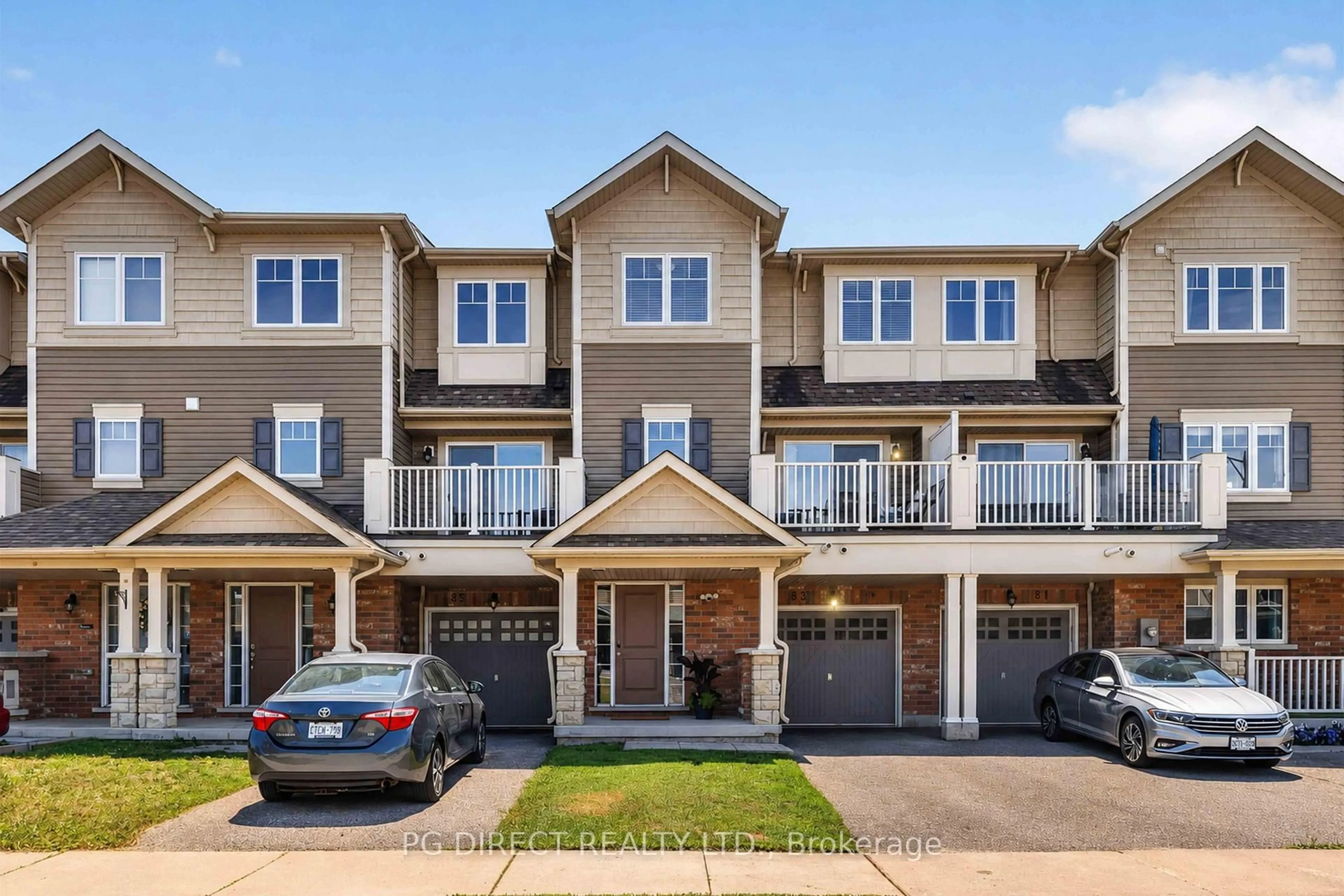 A pic from outside/outdoor area/front of a property/back of a property/a pic from drone, street for 83 Great Gabe Cres, Oshawa Ontario L1L 0E7