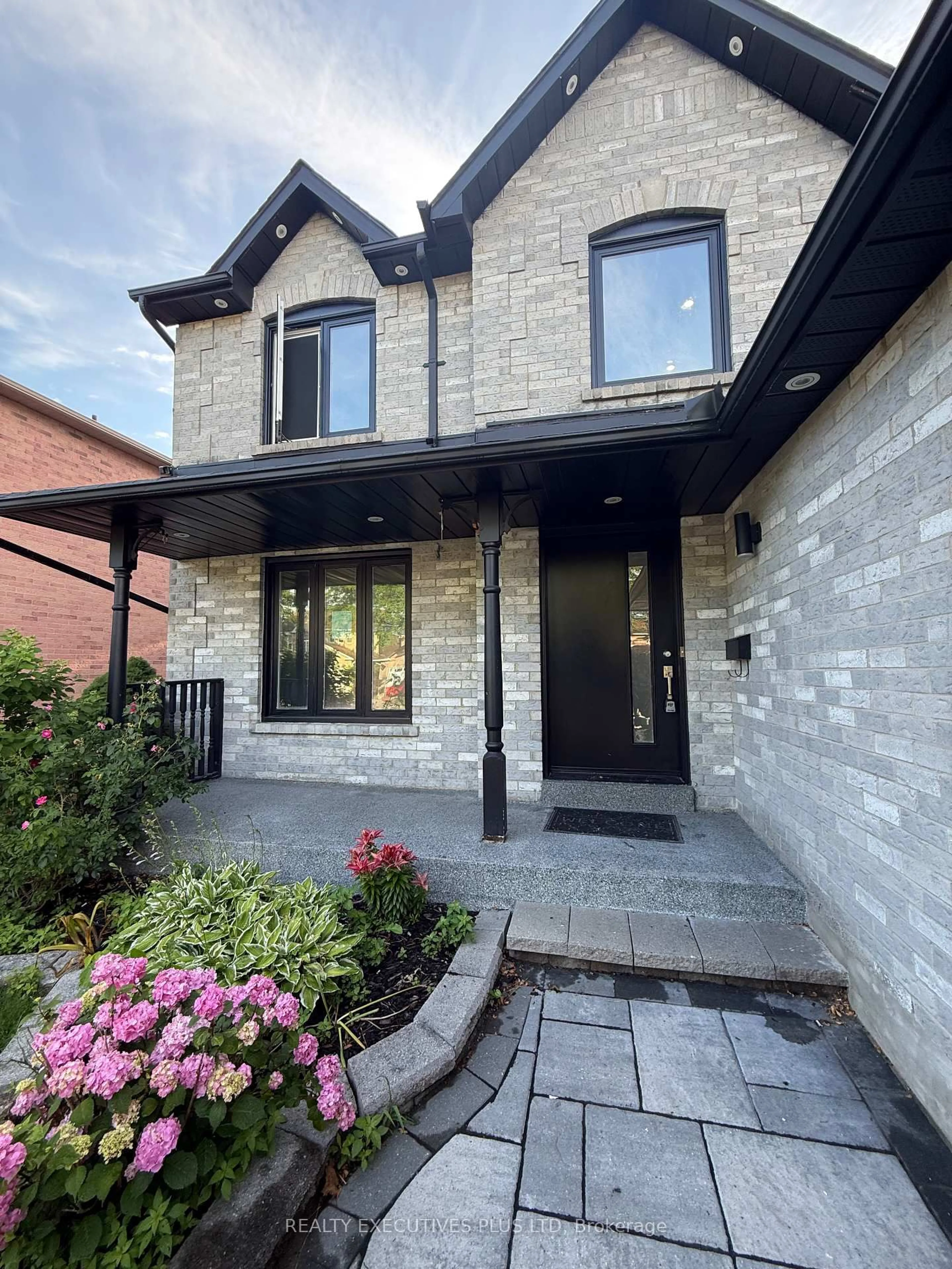 Home with brick exterior material, street for 693 Barnes Cres, Oshawa Ontario L1J 8K2