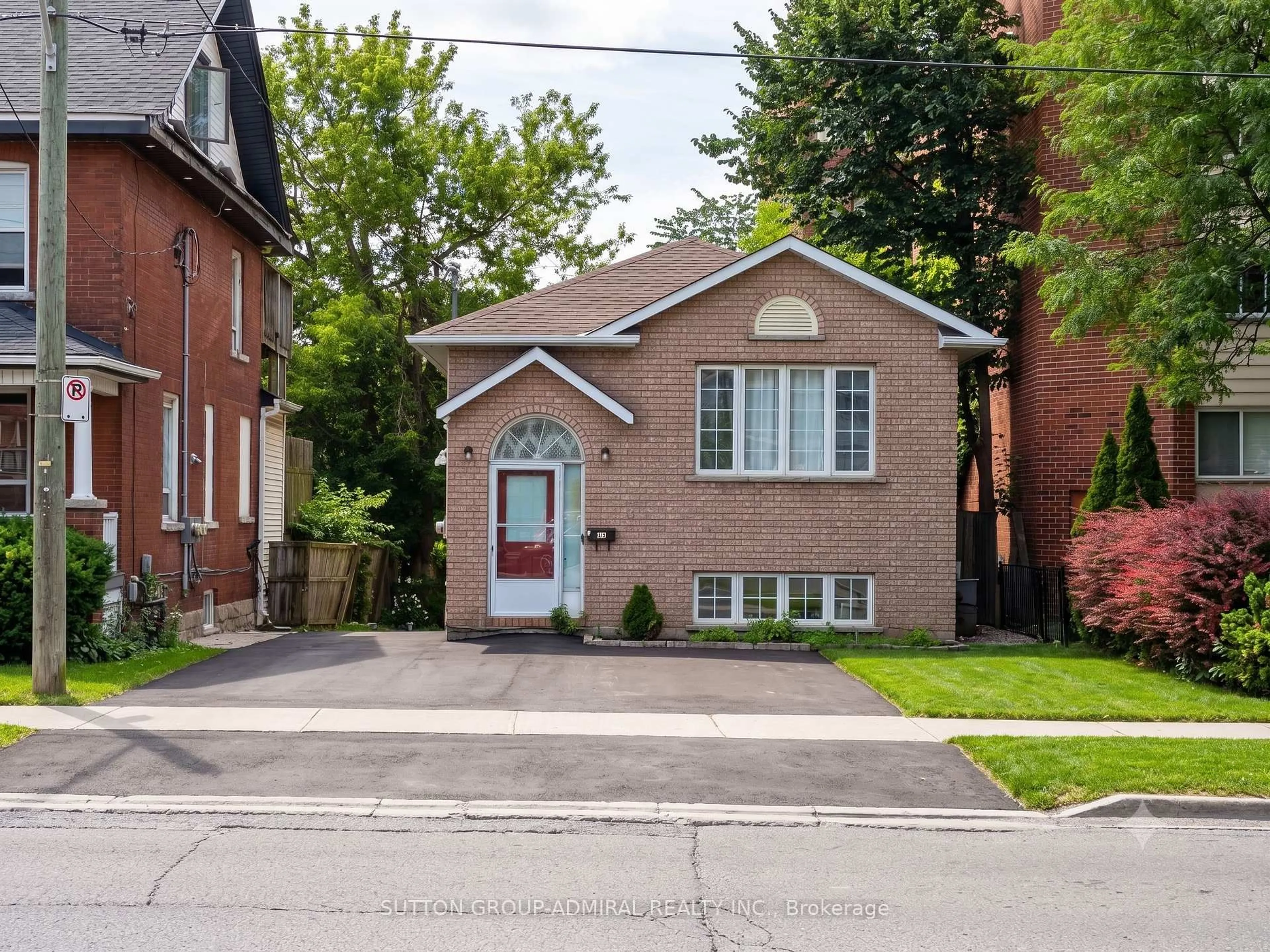 Home with brick exterior material, street for 150 Centre St, Oshawa Ontario L1H 4A4