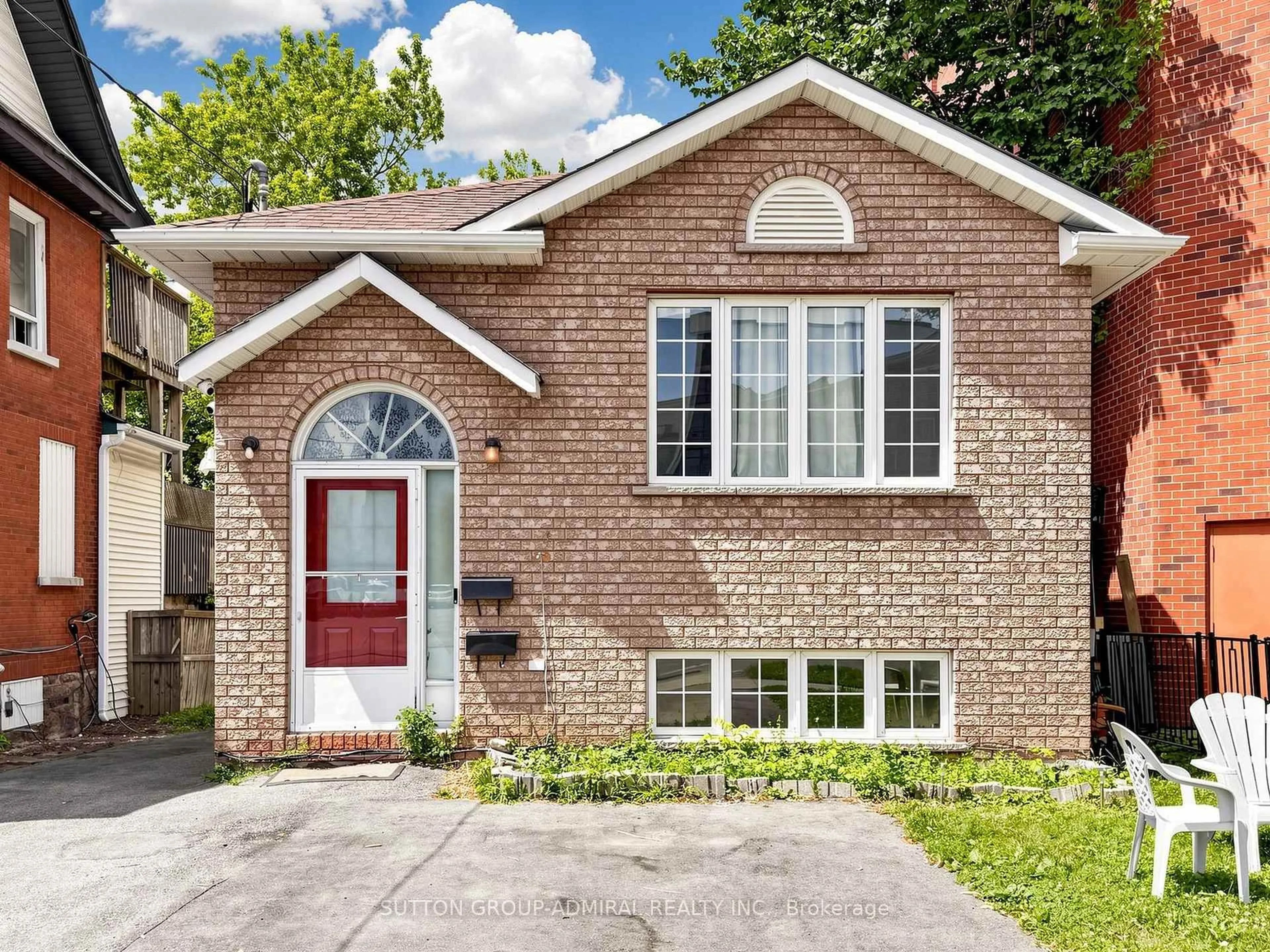 Home with brick exterior material, street for 150 Centre St, Oshawa Ontario L1H 4A4