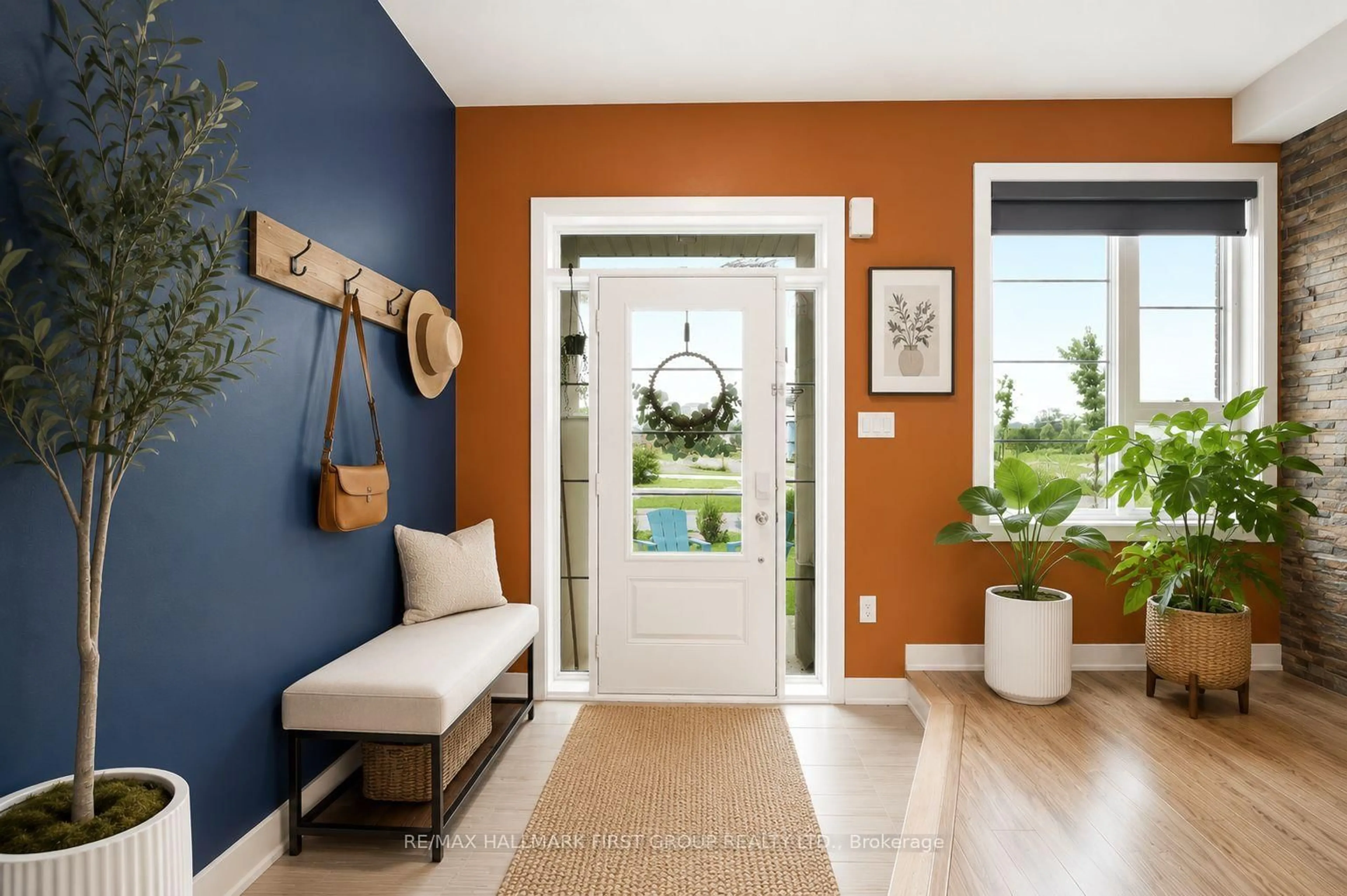 Indoor entryway for 142 Vanier St, Whitby Ontario L1R 3J8