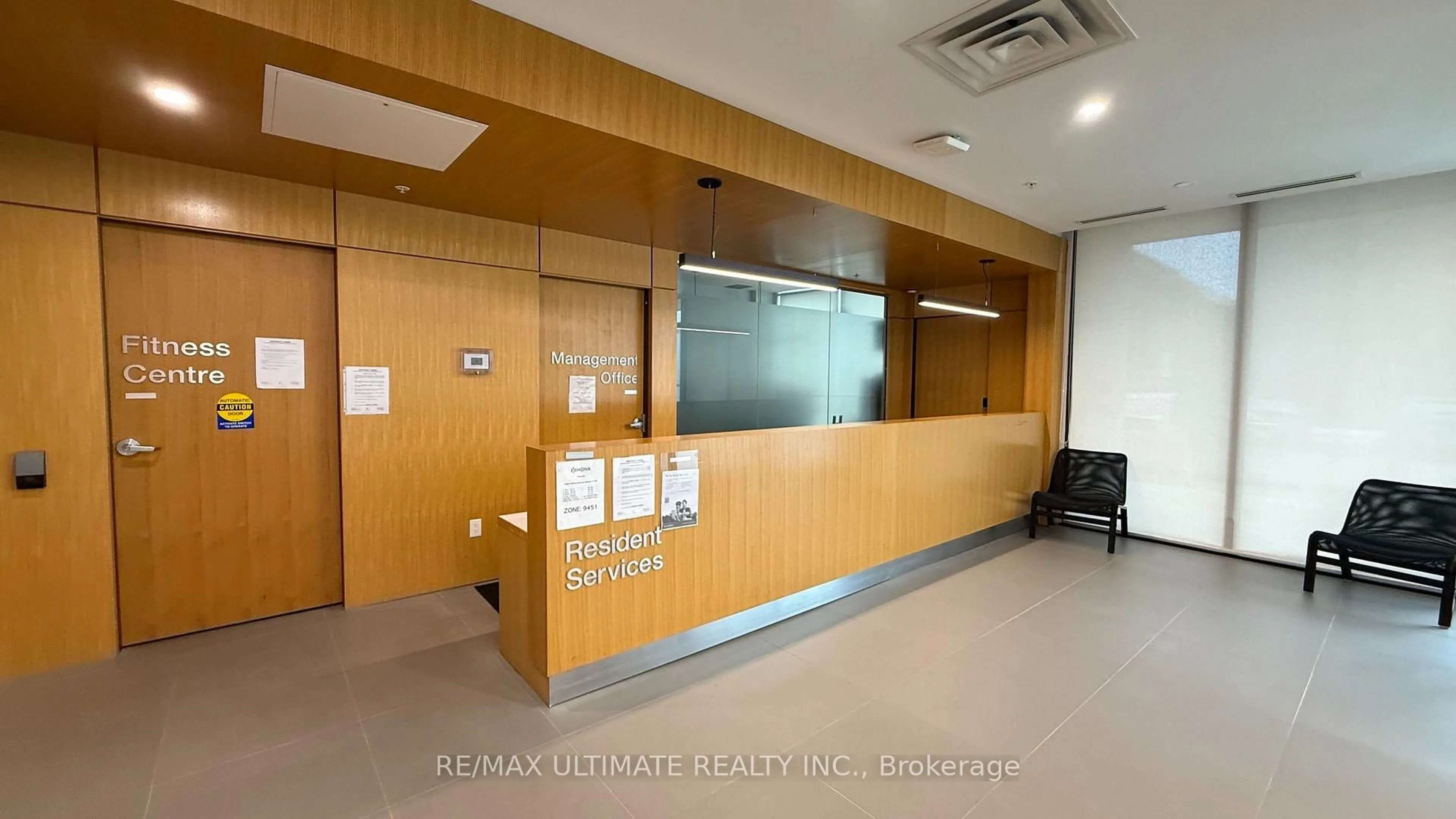 Indoor foyer for 1800 Simcoe St #214, Oshawa Ontario L1G 0C2
