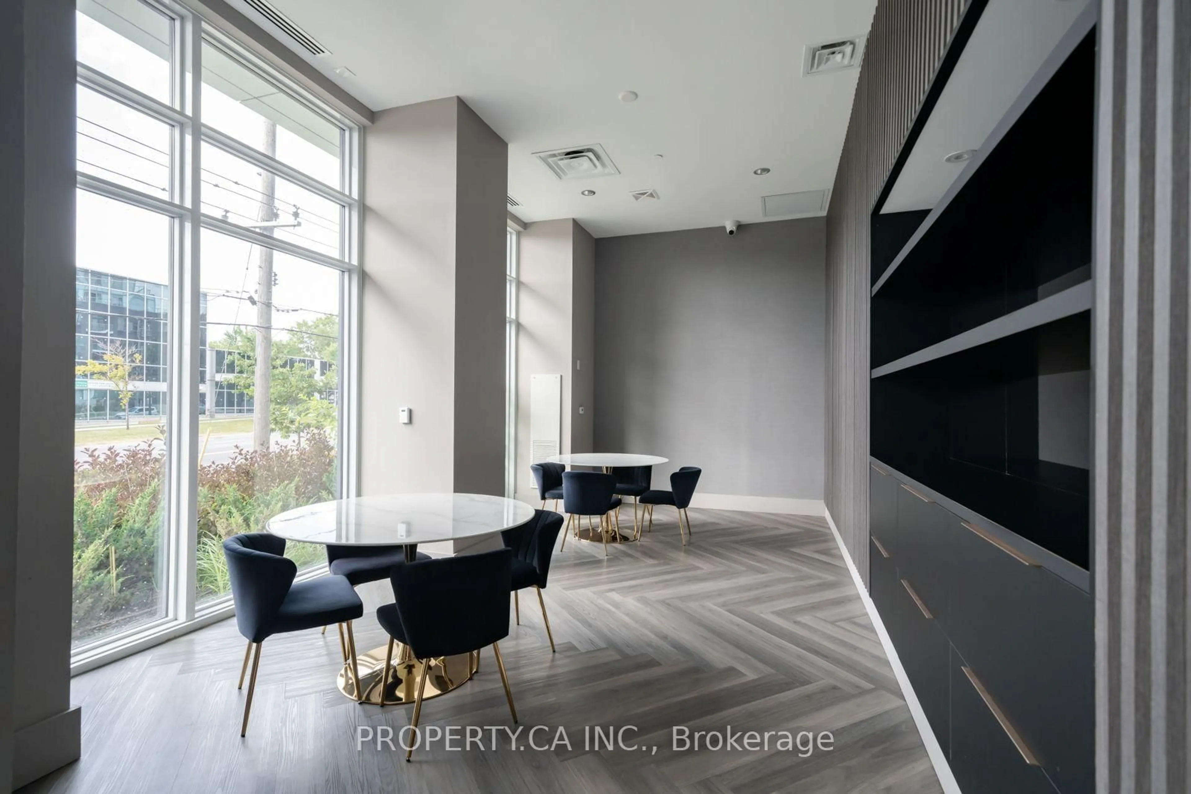 Indoor foyer for 3220 Sheppard Ave #308, Toronto Ontario M1T 0B7