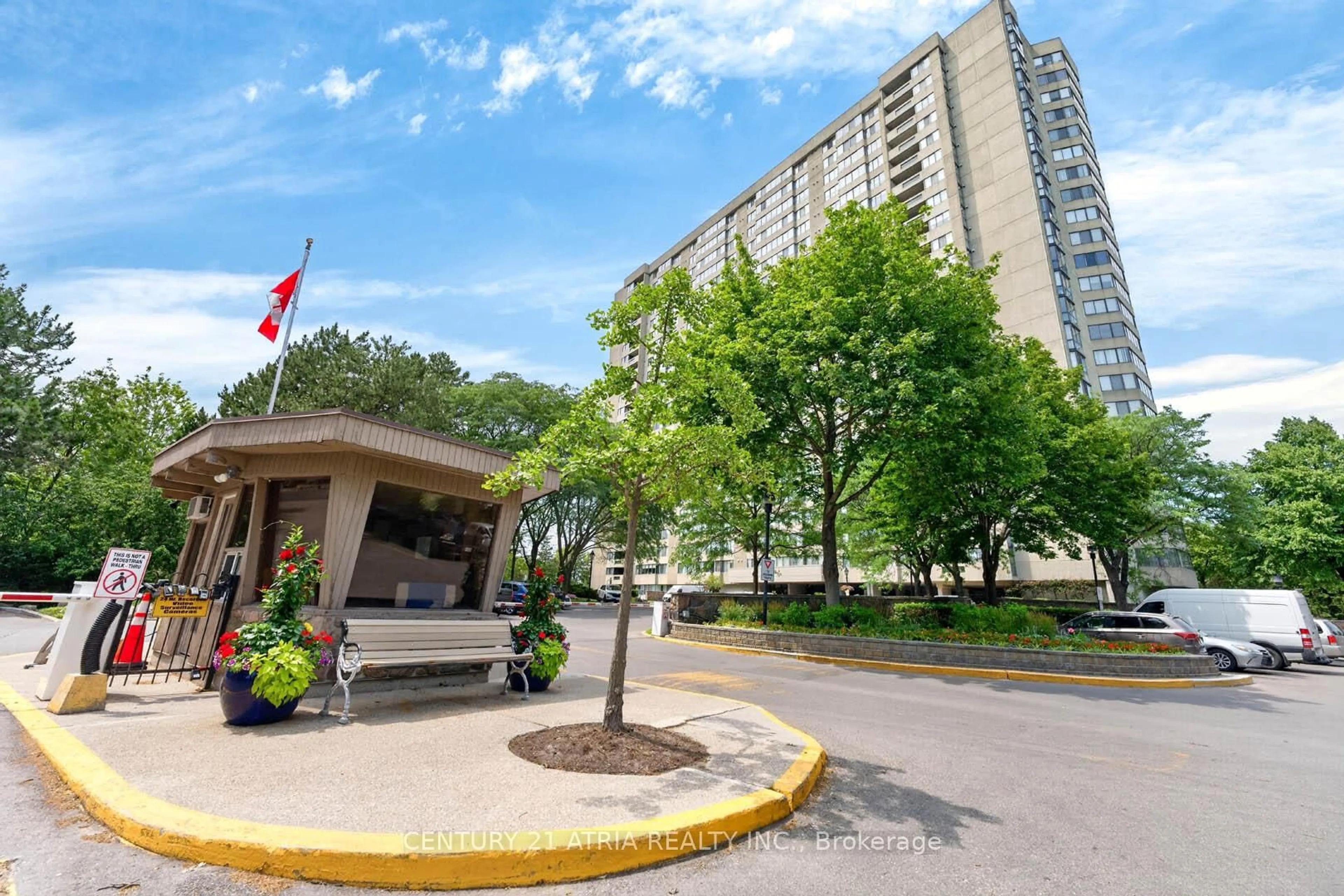 Patio, street for 2350 Bridletowne Circ #1606, Toronto Ontario M1W 3E6