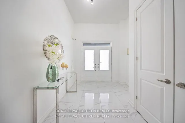 82 Closson Dr, Whitby 3