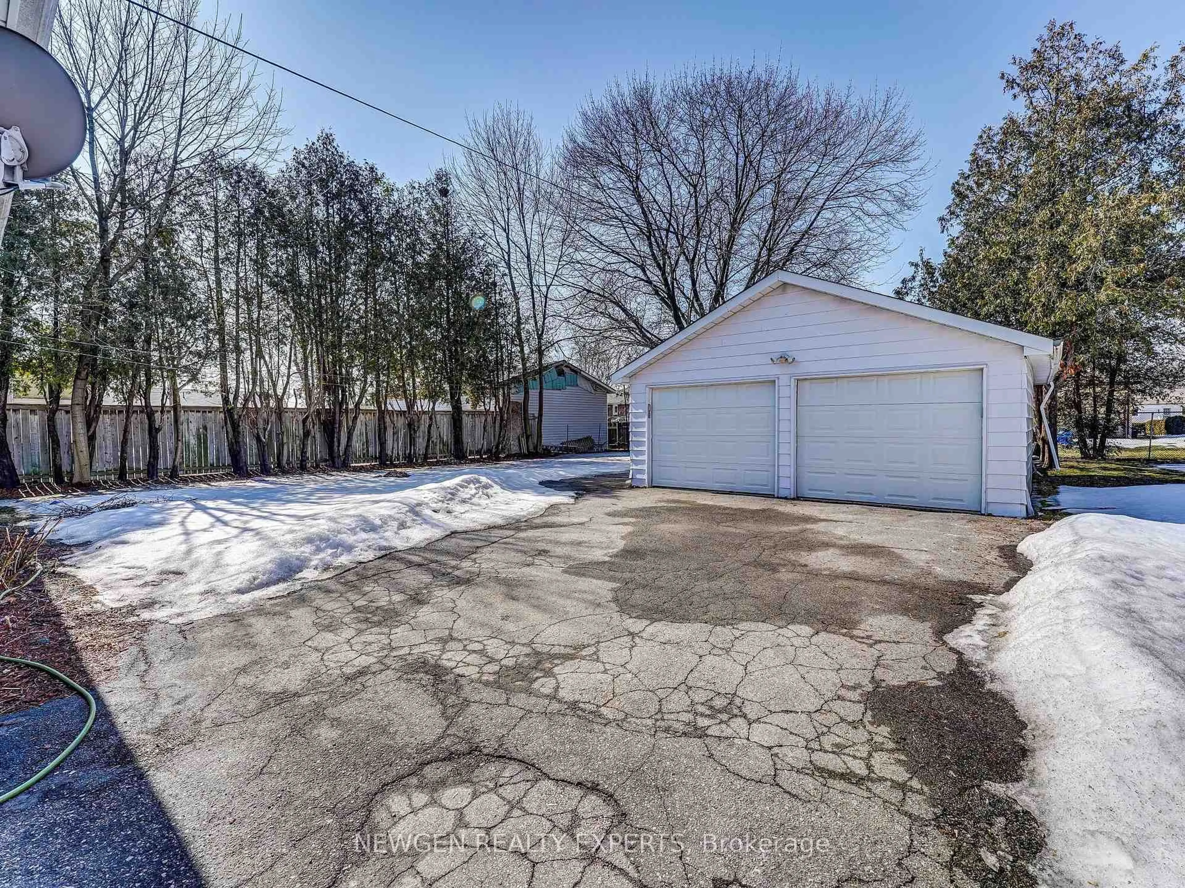 Unknown for 30 Linton Ave, Ajax Ontario L1T 2X6