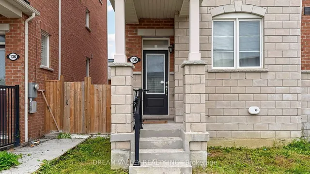 138 Cleanside Rd, Toronto 3