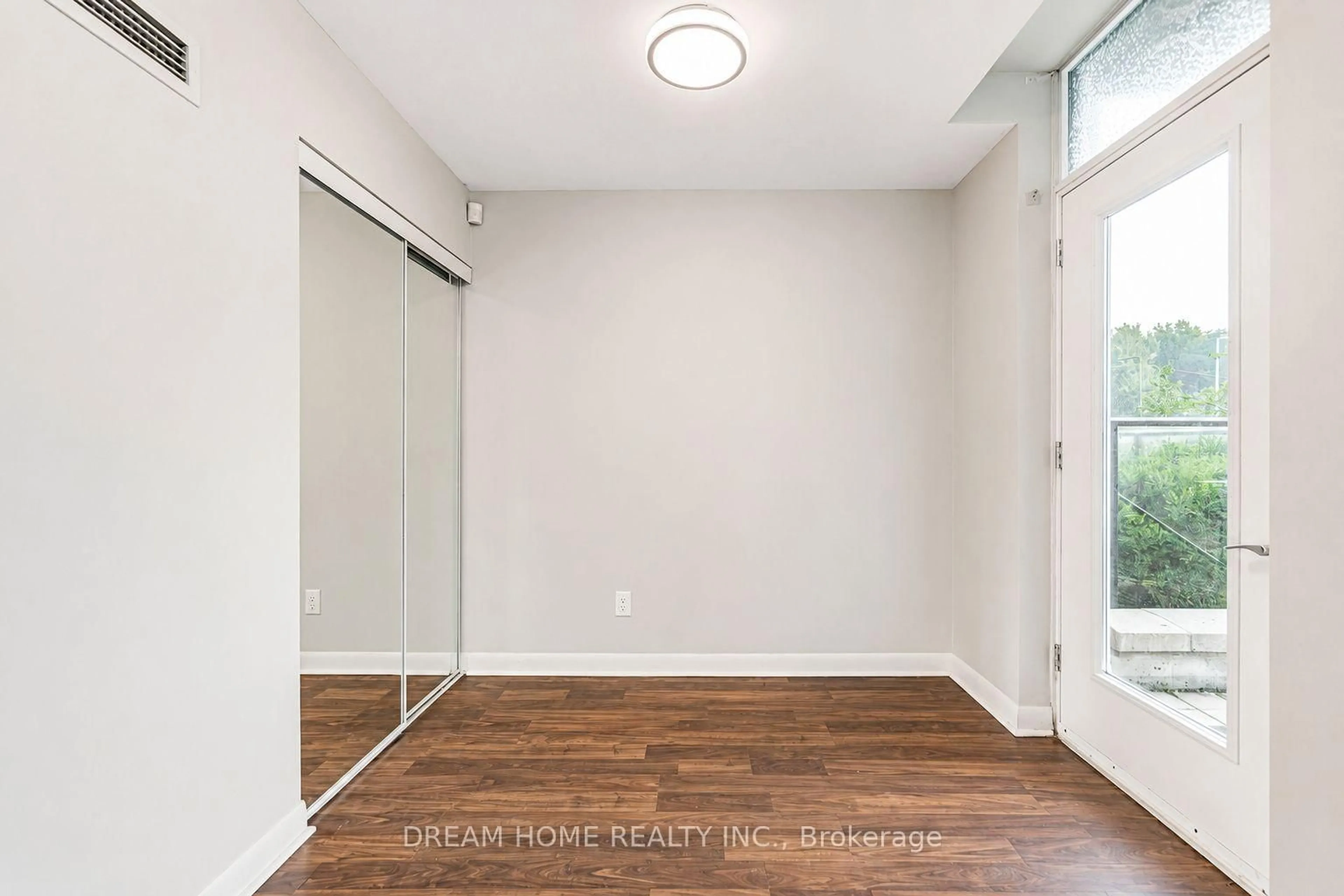 A pic of a room for 17 Town Centre Crt, Toronto Ontario M1P 0B3