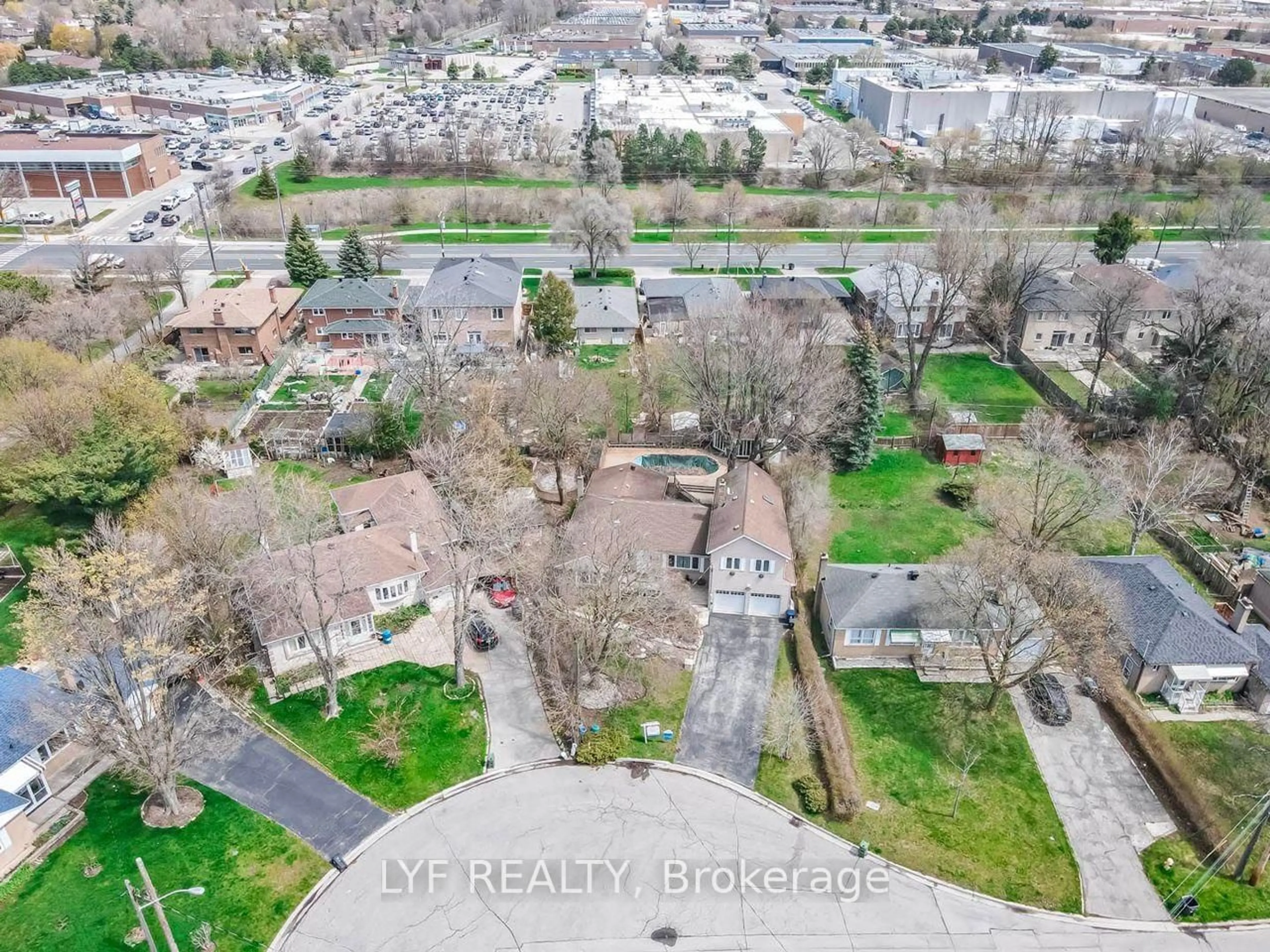 A pic from outside/outdoor area/front of a property/back of a property/a pic from drone, street for 75 Shilton Rd, Toronto Ontario M1S 2J8