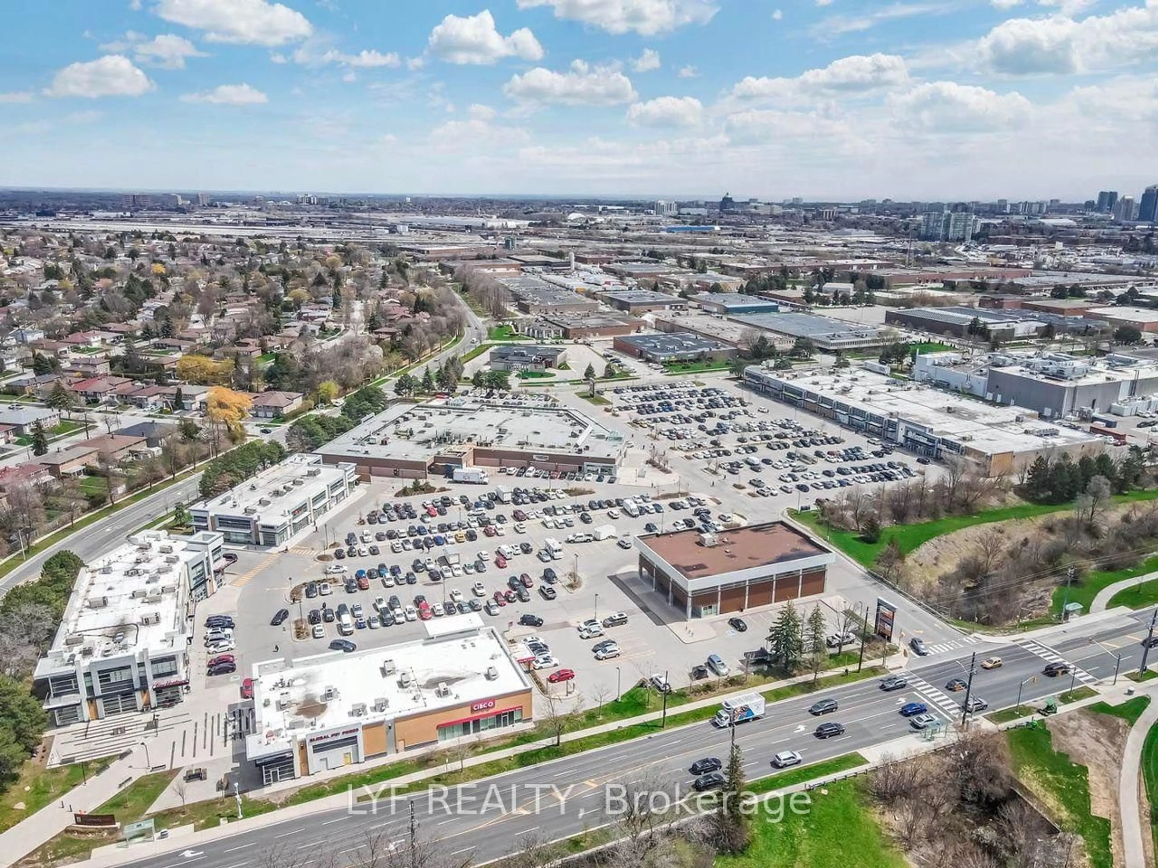 A pic from outside/outdoor area/front of a property/back of a property/a pic from drone, street for 75 Shilton Rd, Toronto Ontario M1S 2J8