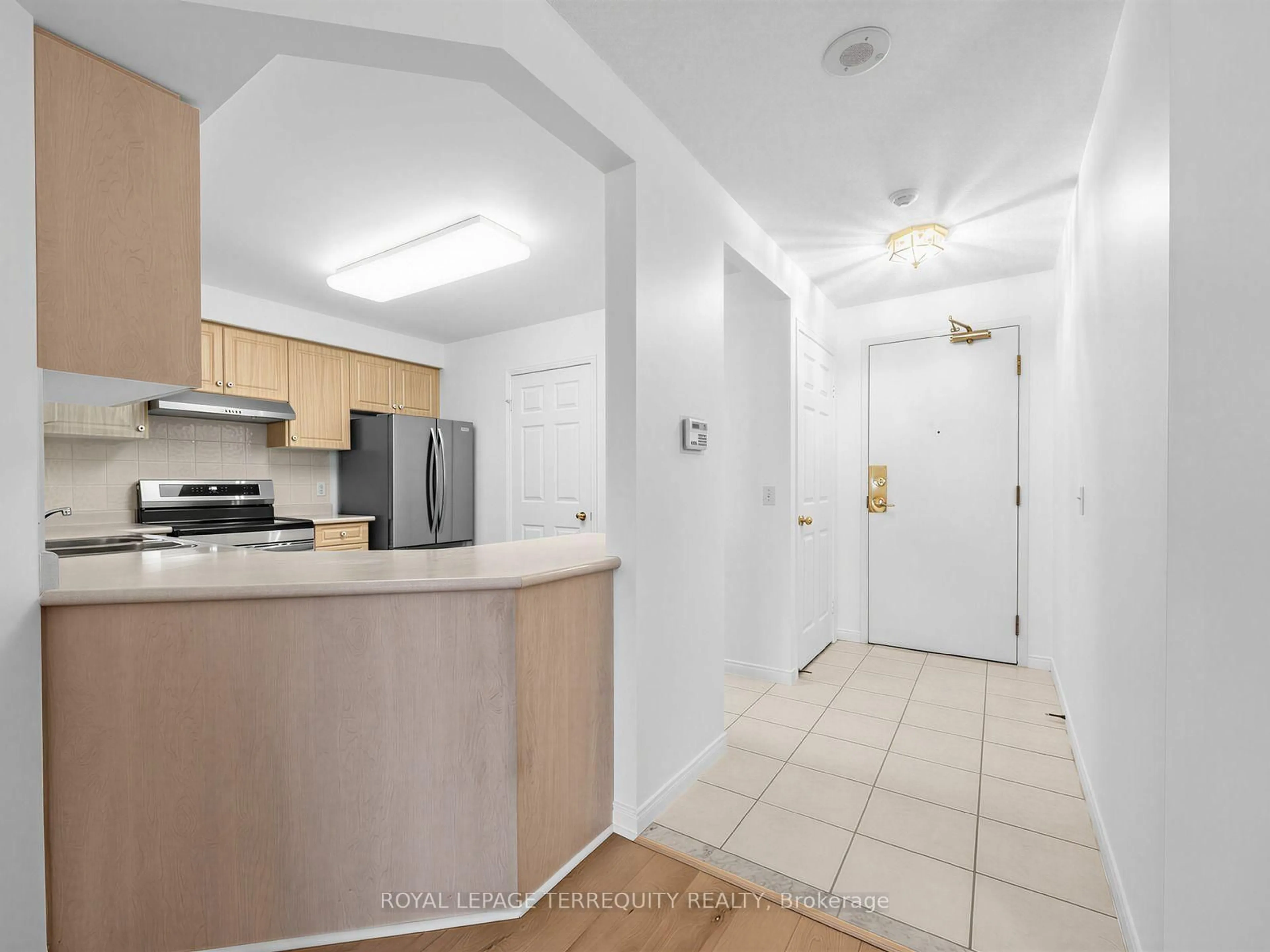 Standard kitchen, unknown for 5001 Finch Ave ##1507, Toronto Ontario M1S 5J9
