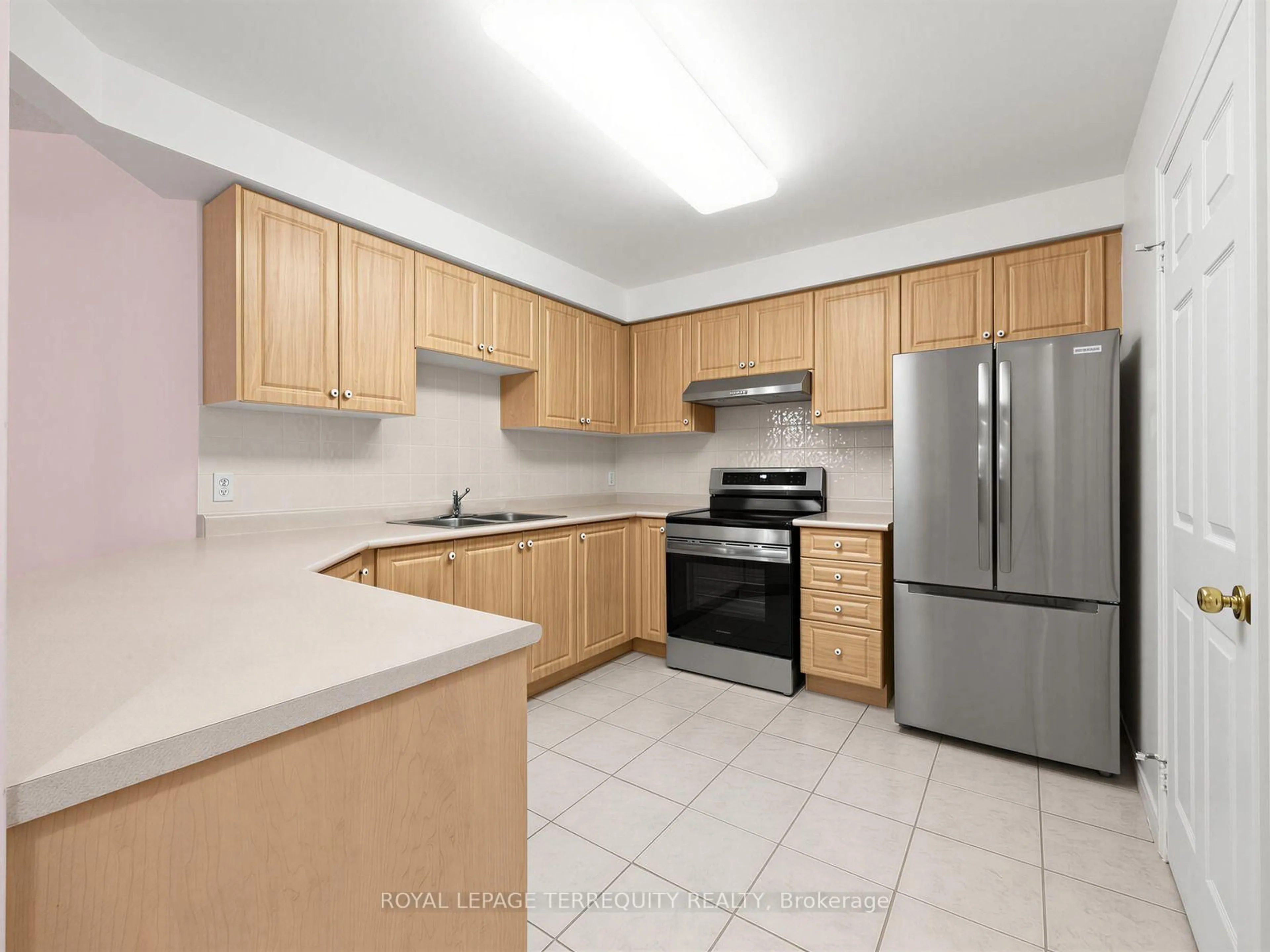 Standard kitchen, unknown for 5001 Finch Ave ##1507, Toronto Ontario M1S 5J9