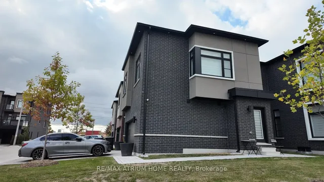 5 Norbury Cres, Toronto 3