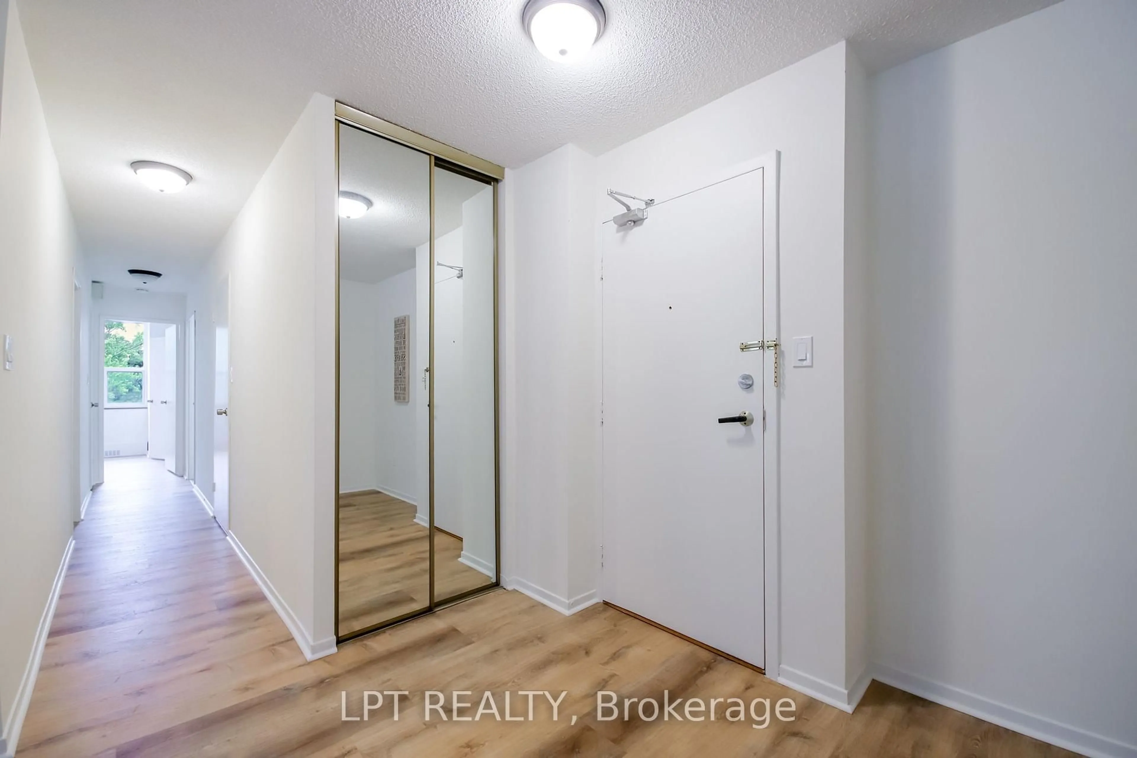 Indoor entryway for 90 Ling Rd #209, Toronto Ontario M1E 4Y3