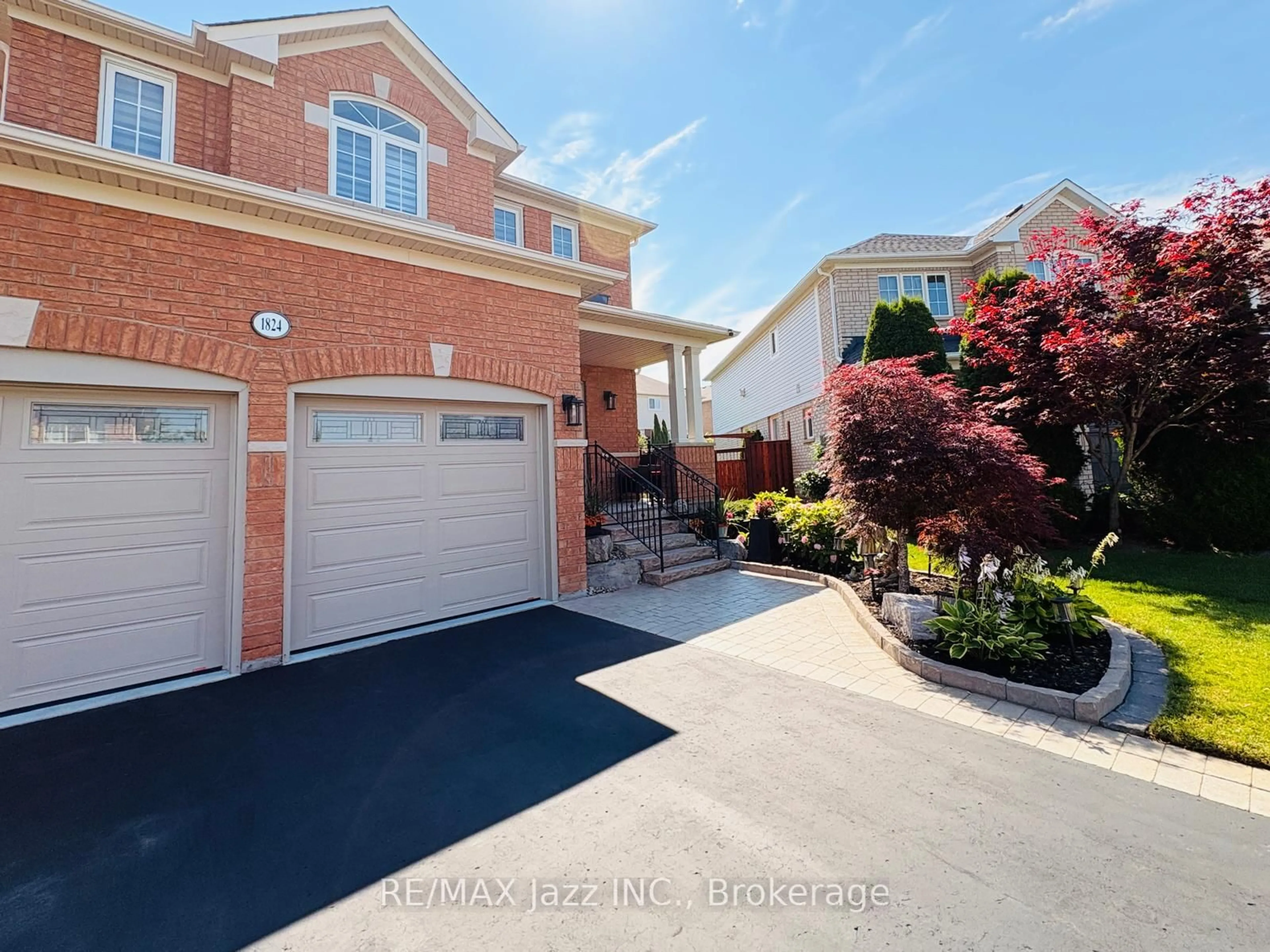 Home with brick exterior material, street for 1824 Birchview Dr, Oshawa Ontario L1K 3B9